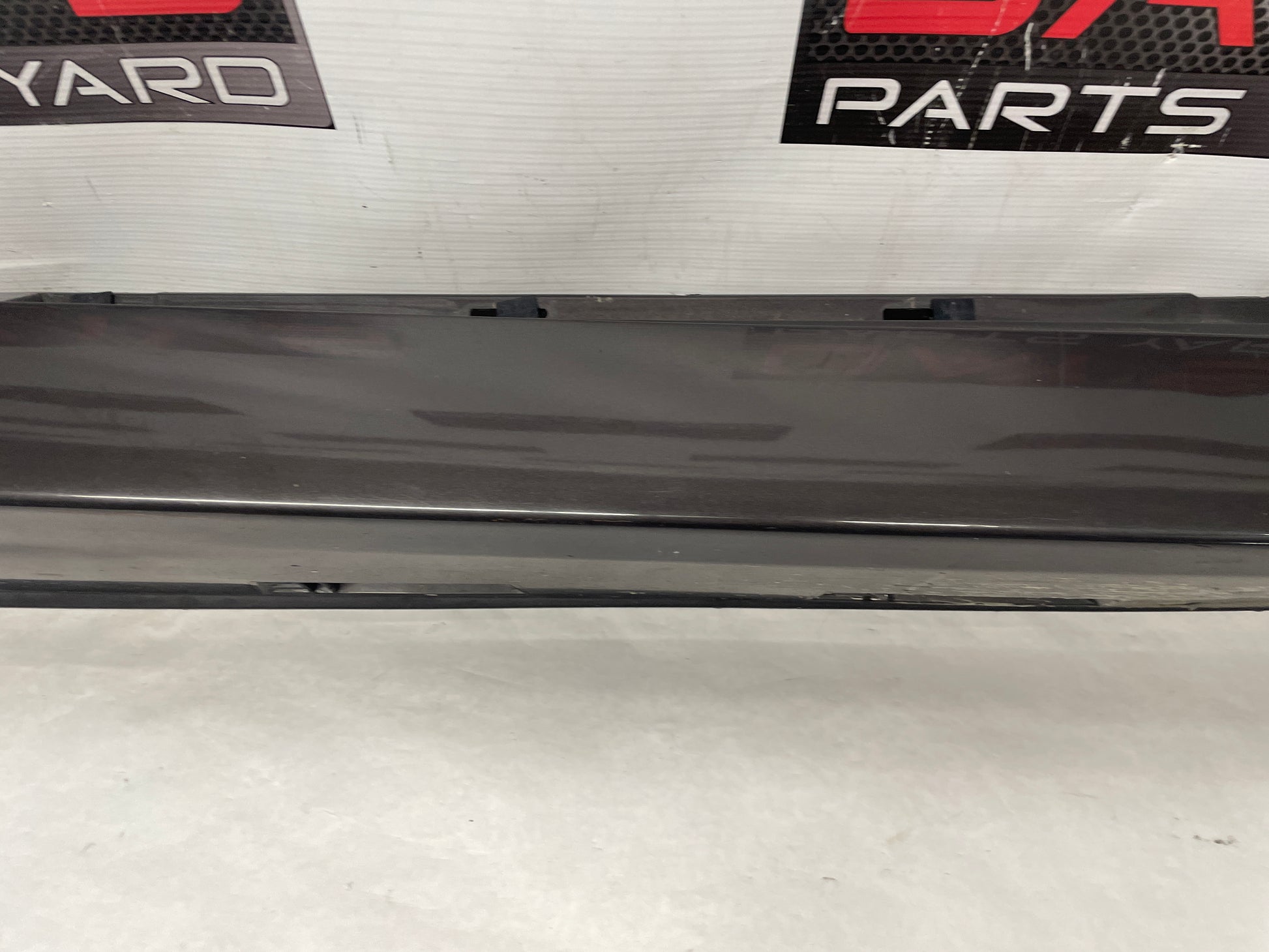 2009 Pontiac G8 Base  RH Passenger Rocker Molding Side Skirt Panel OEM - Day's Parts Yard