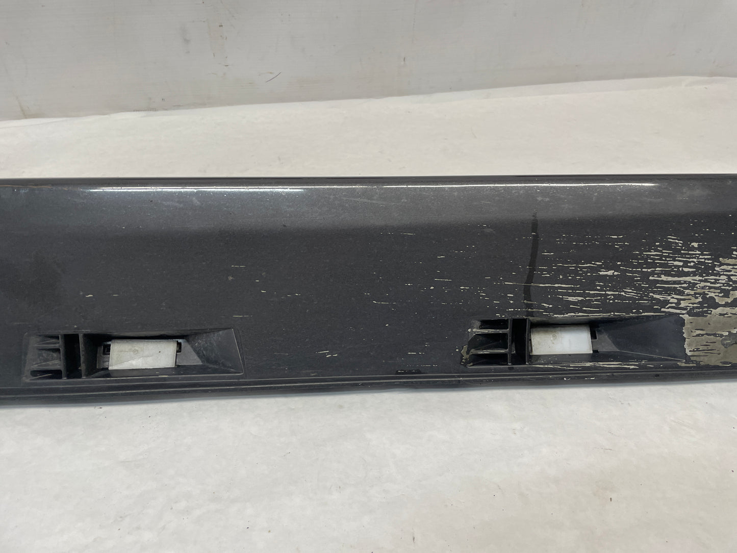 2009 Pontiac G8 Base  RH Passenger Rocker Molding Side Skirt Panel OEM - Day's Parts Yard