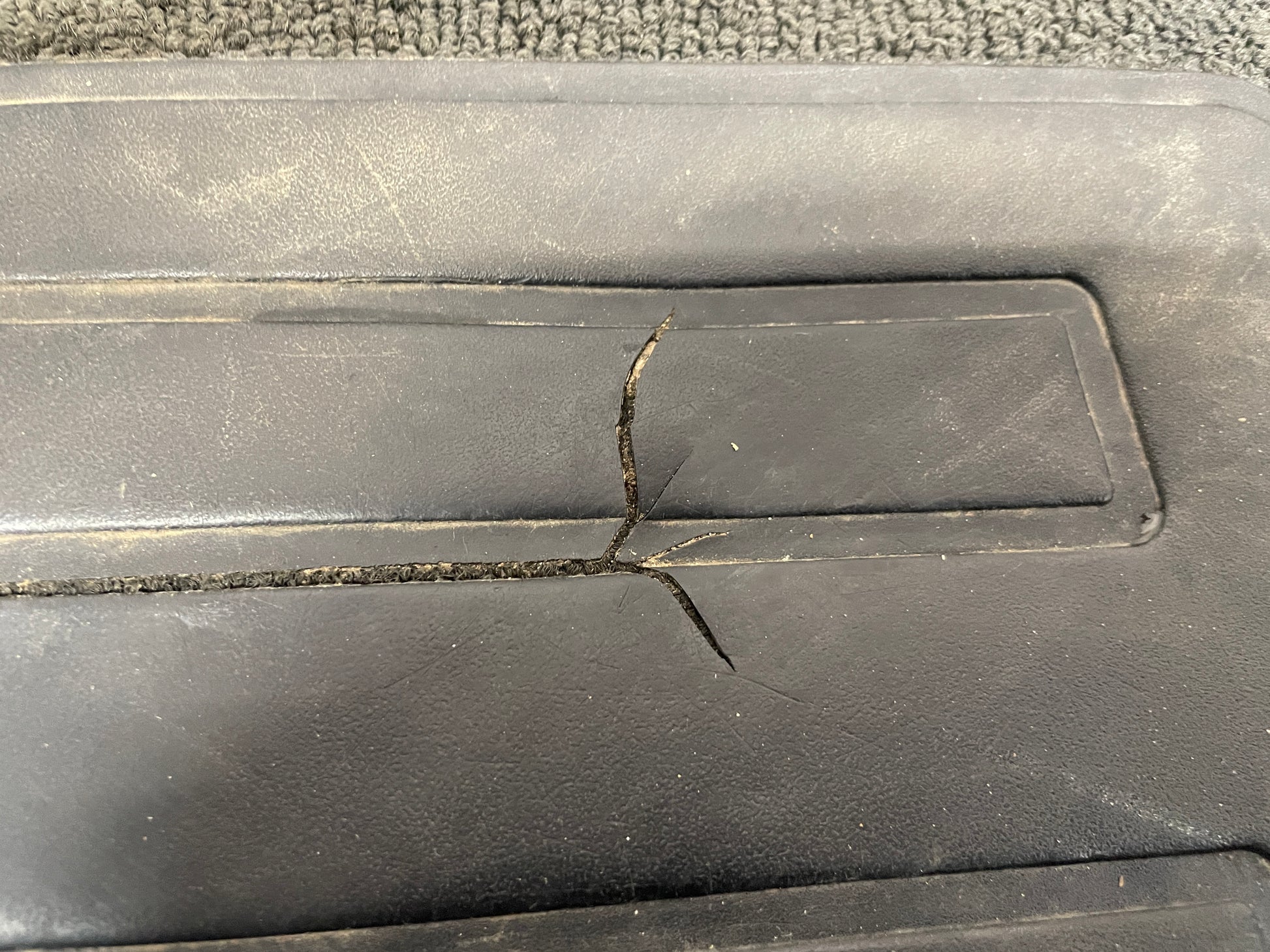 2012 Chevy Camaro ZL1 Front and Rear Floor Mats OEM - Day's Parts Yard
