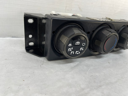 2005 Pontiac GTO HVAC Dash Climate Control Unit Panel Switch Button OEM