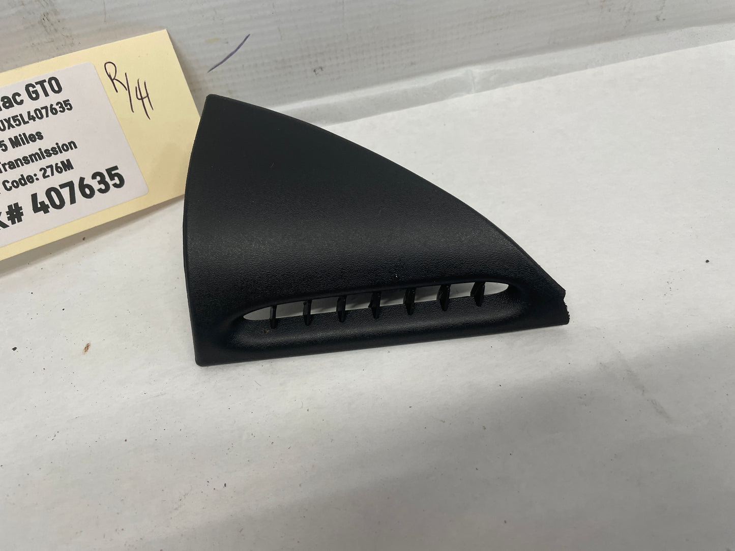2005 Pontiac GTO RH Passenger Triangle Defrost Trim Door Vent Cover OEM