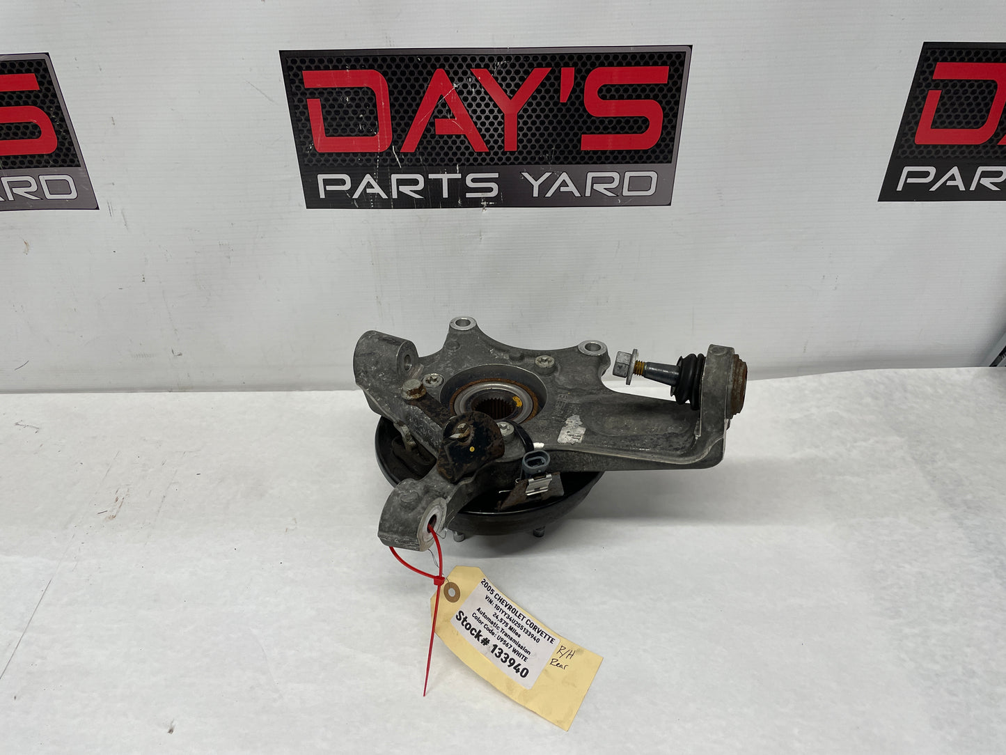 2005 Chevy C6 Corvette RH Passenger Rear Suspension Spindle Knuckle Hub OEM - Day's Parts Yard