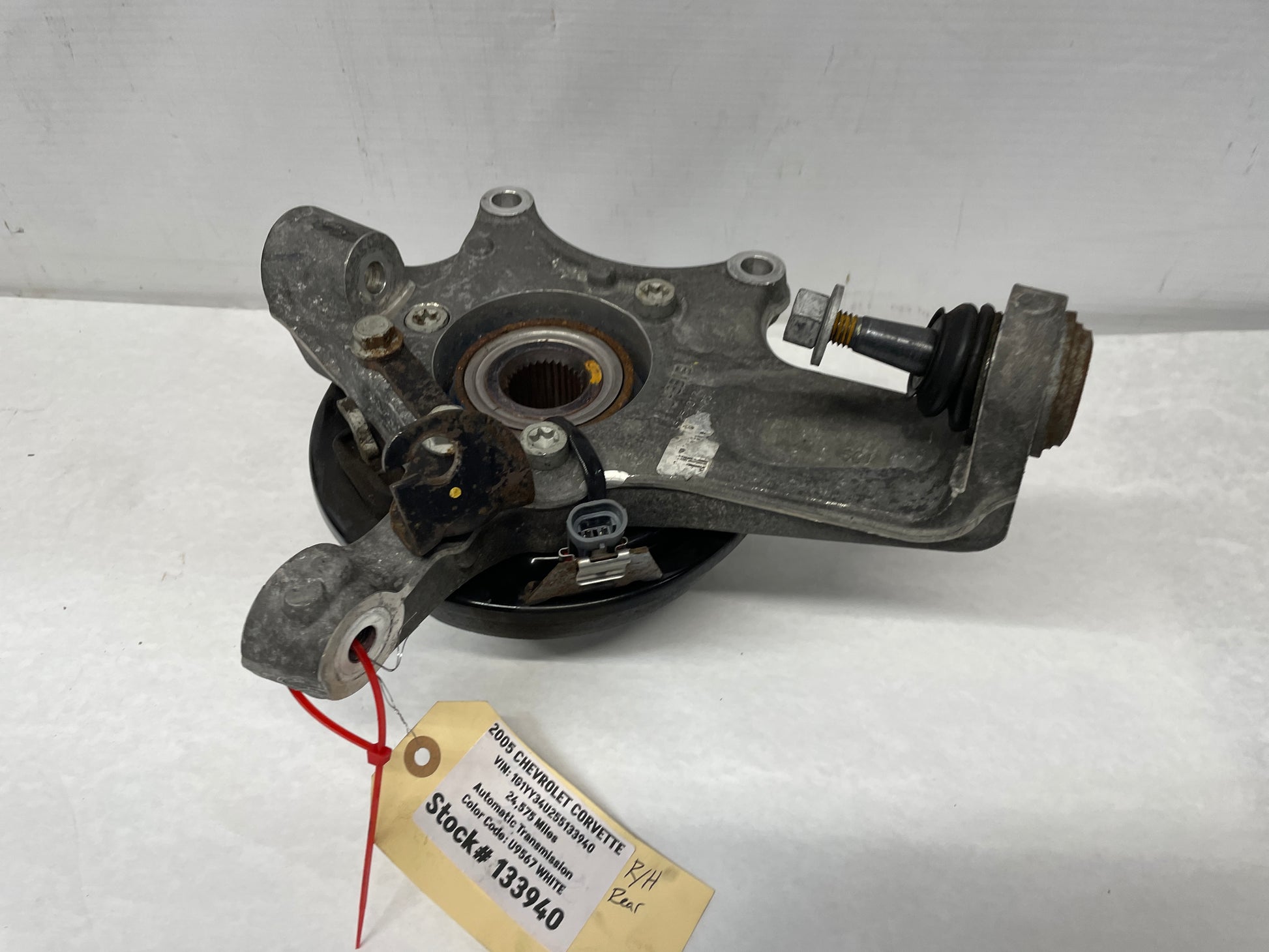 2005 Chevy C6 Corvette RH Passenger Rear Suspension Spindle Knuckle Hub OEM - Day's Parts Yard