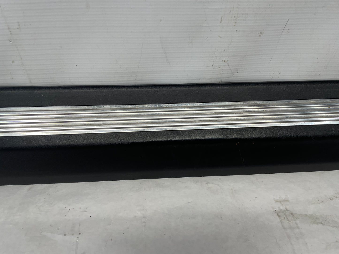 2009 Pontiac G8 Base LH Driver Front Door Sill Kick Panel / Scuff Plate OEM - Day's Parts Yard
