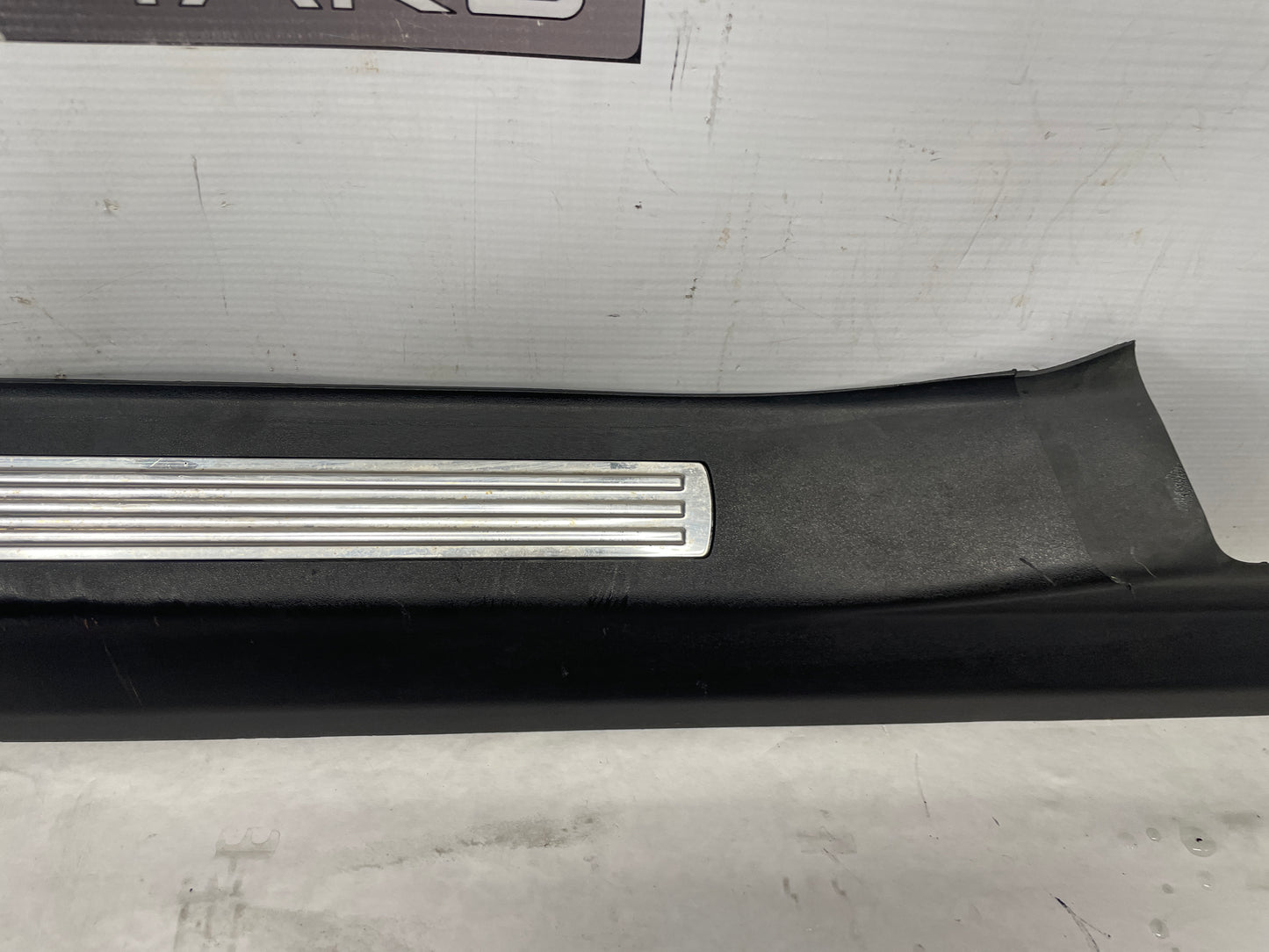2009 Pontiac G8 Base LH Driver Front Door Sill Kick Panel / Scuff Plate OEM - Day's Parts Yard