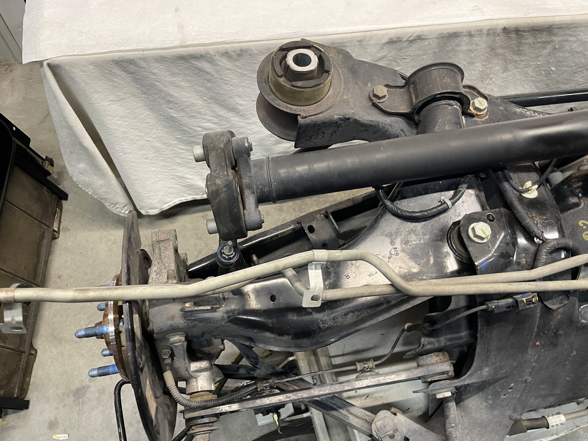 2012 Chevy Camaro ZL1 3.73 Complete Rear Axle Suspension Cradle K Member Subframe Differential OEM - Day's Parts Yard