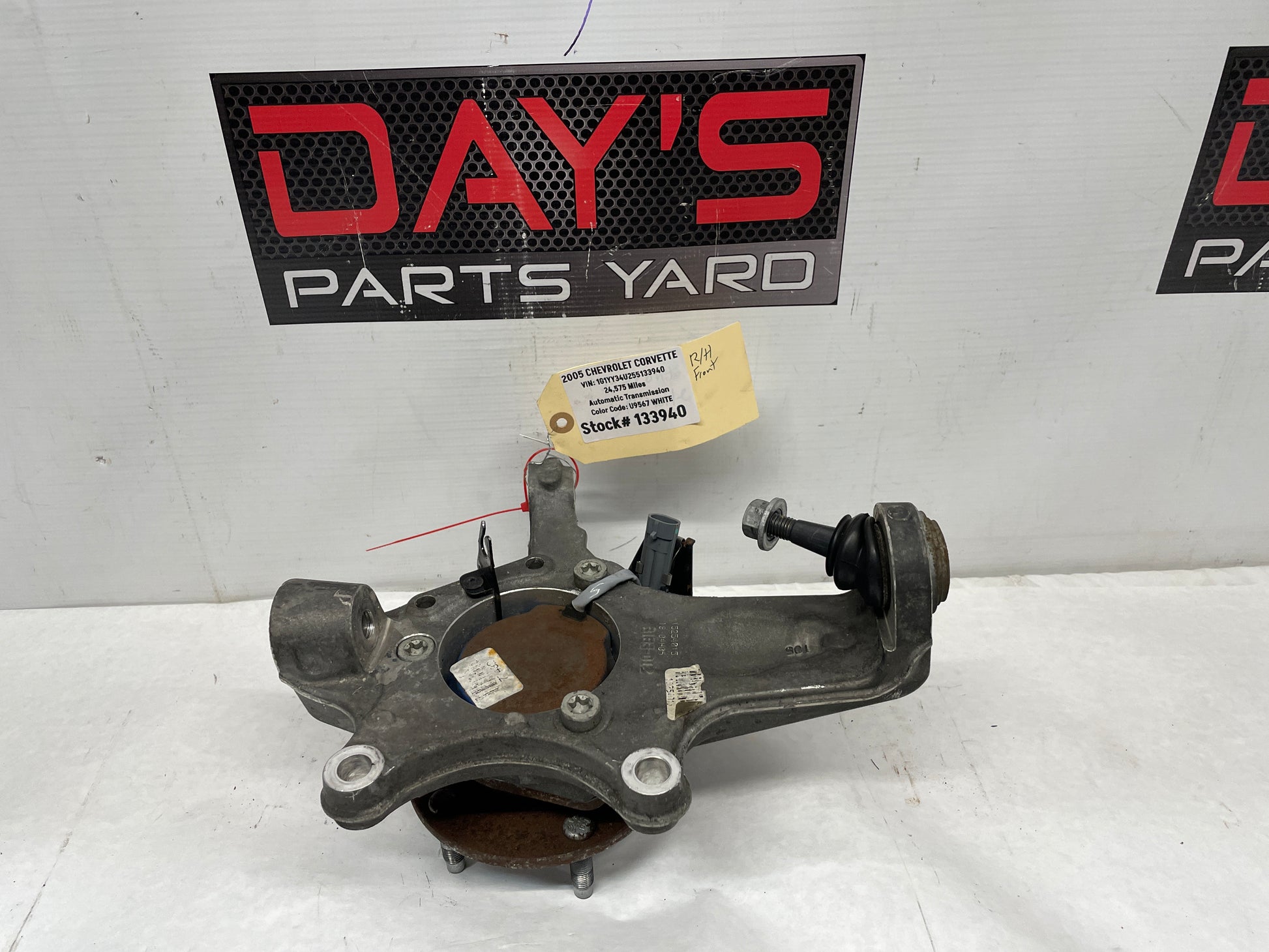 2005 Chevy C6 Corvette RH Passenger Front Suspension Spindle Knuckle Hub OEM - Day's Parts Yard