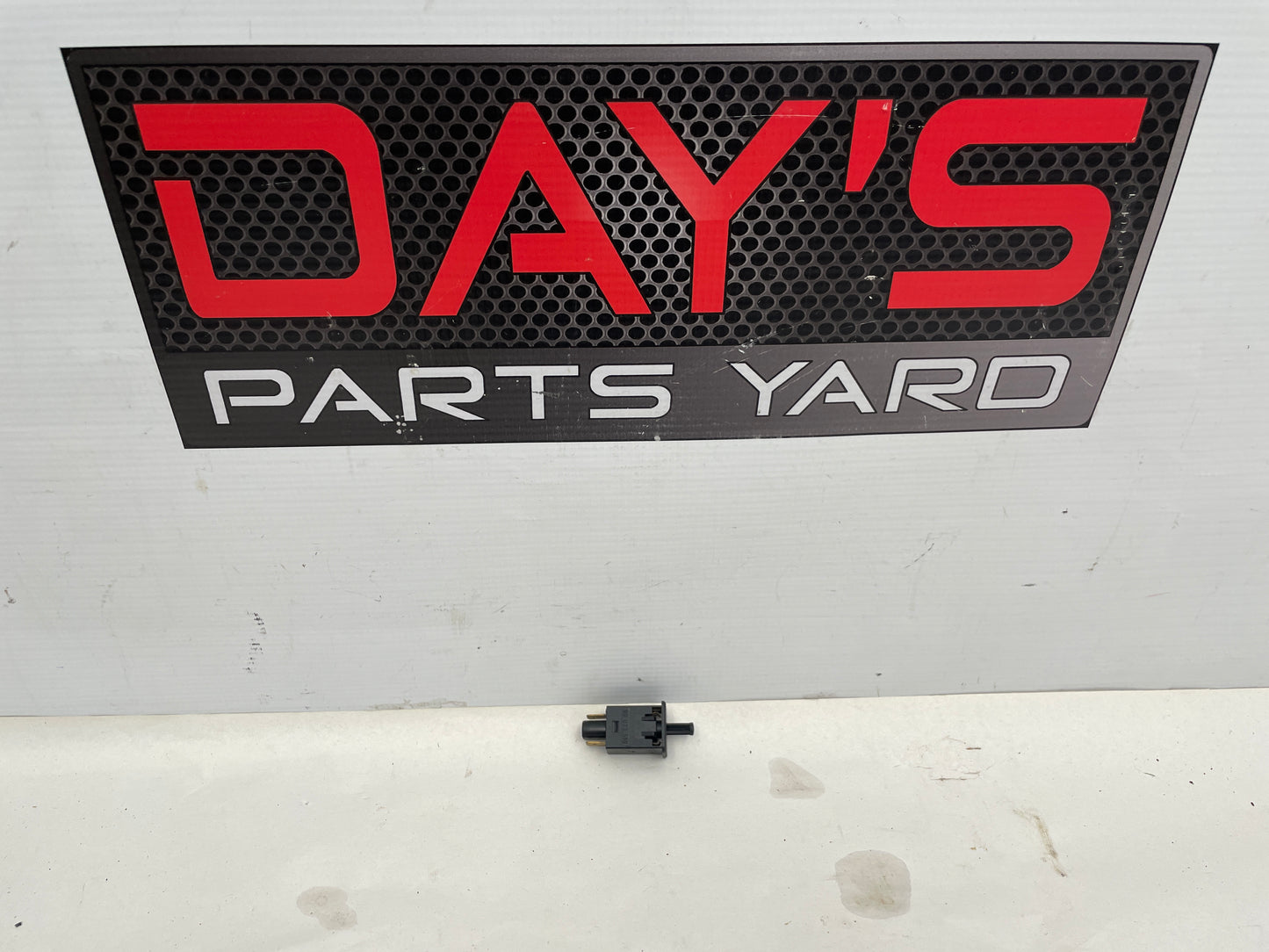 2004 Pontiac Instrument Panel Dimmer and Dome Lamp Switch OEM - Day's Parts Yard