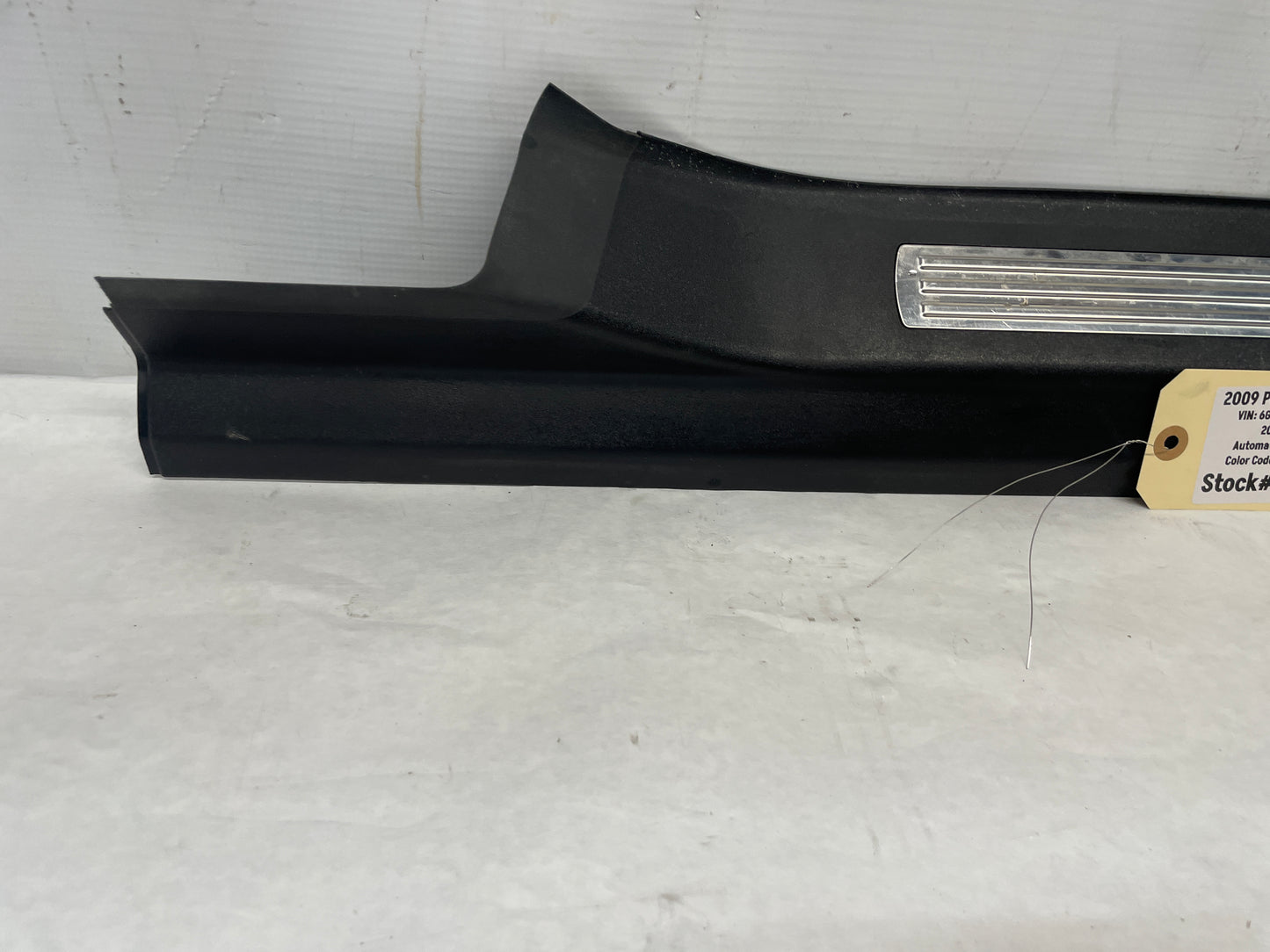 2009 Pontiac G8 Base RH Passenger Front Door Sill Kick Panel / Scuff Plate OEM - Day's Parts Yard