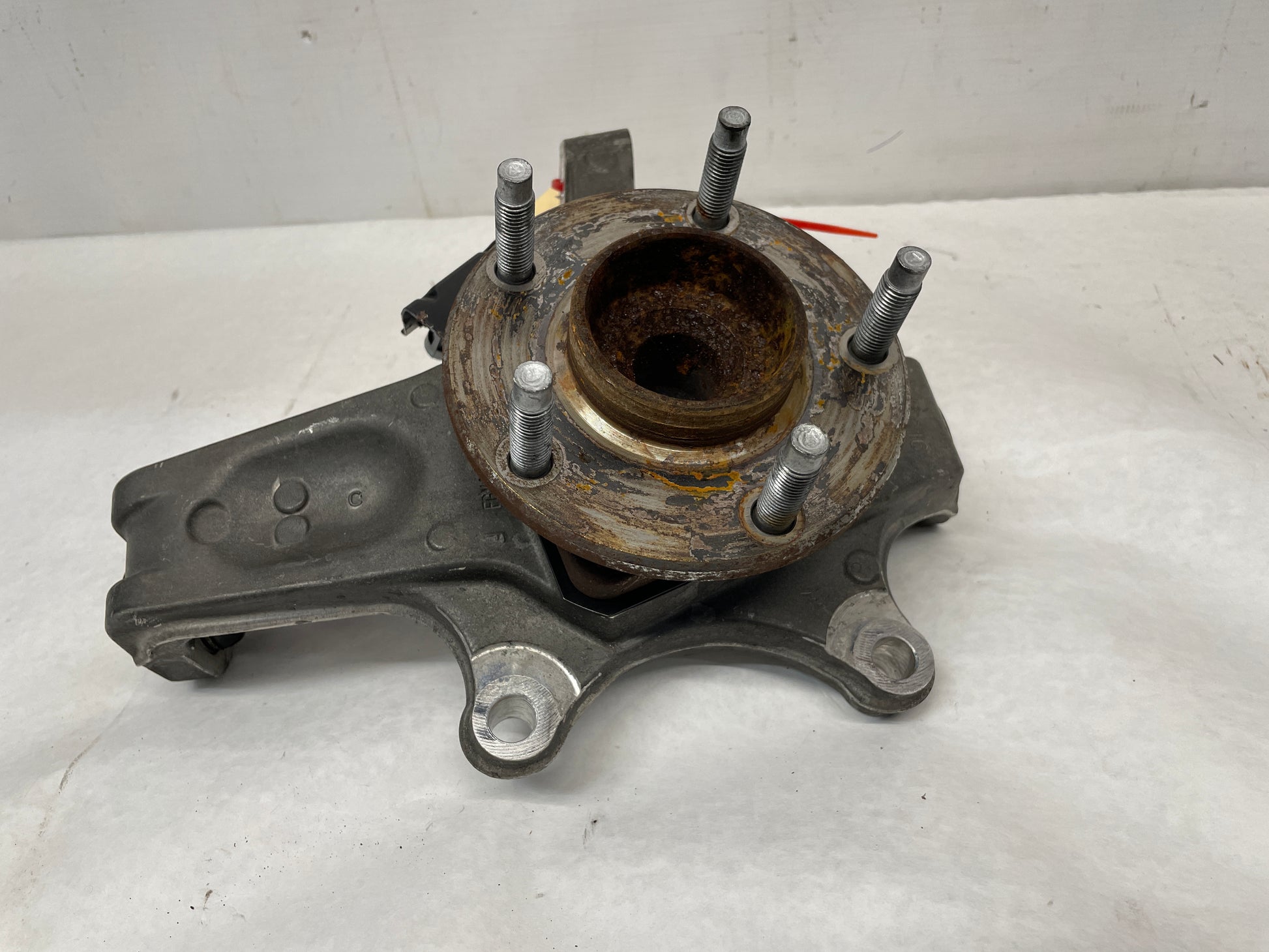 2005 Chevy C6 Corvette RH Passenger Front Suspension Spindle Knuckle Hub OEM - Day's Parts Yard