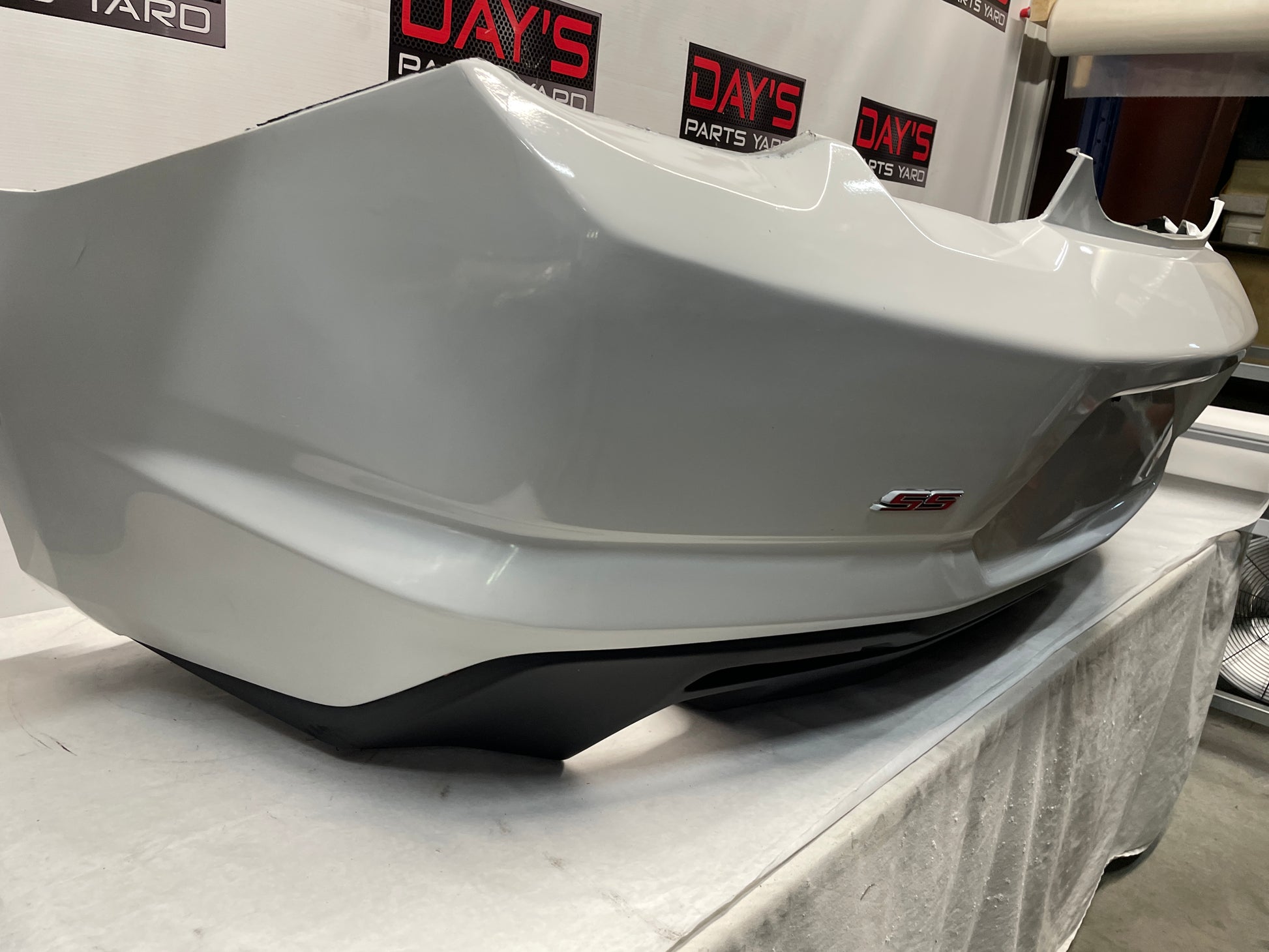 2020 Chevy Camaro SS LZ Complete Rear Bumper Cover  OEM - Day's Parts Yard