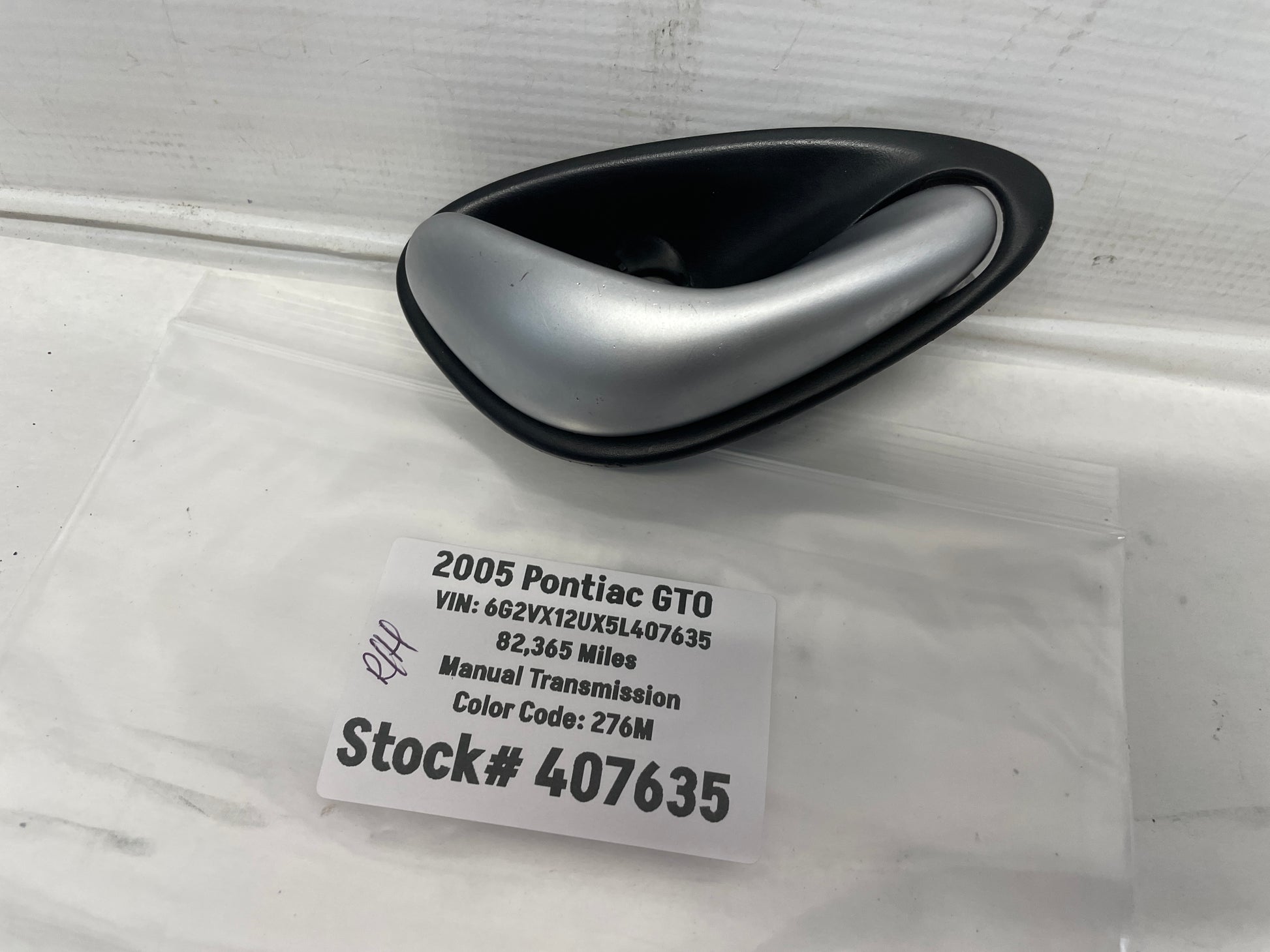 2005 Pontiac GTO RH Passenger Interior Door Handle OEM - Day's Parts Yard
