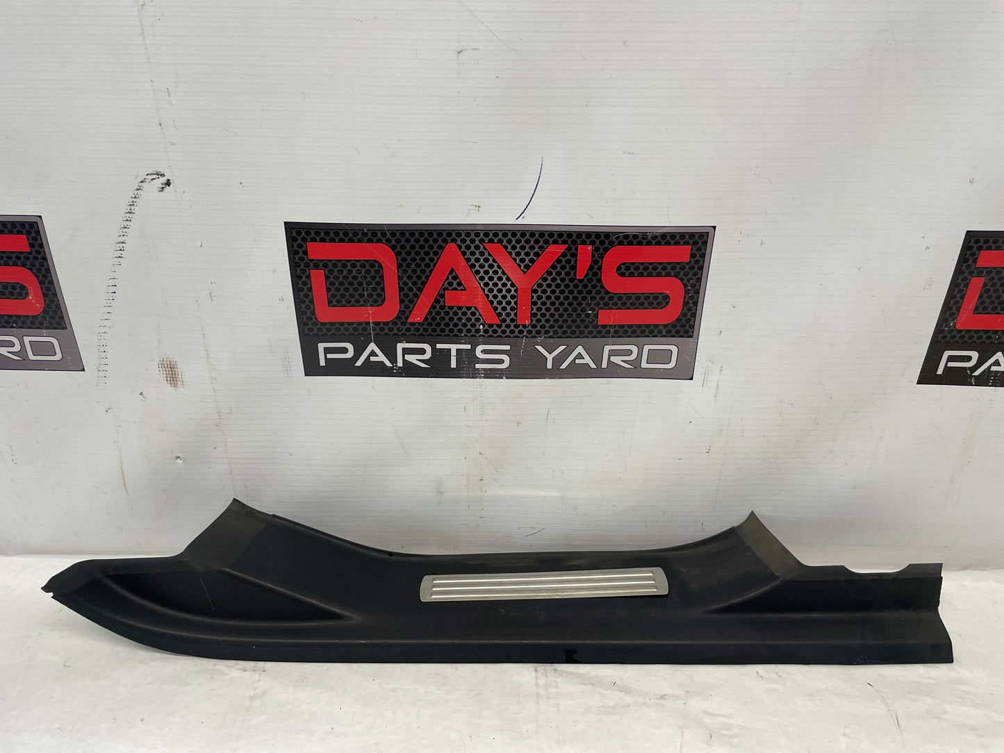 2009 Pontiac G8 Base RH Passenger Rear Door Trim Sill Scuff Kick Panel OEM - Day's Parts Yard