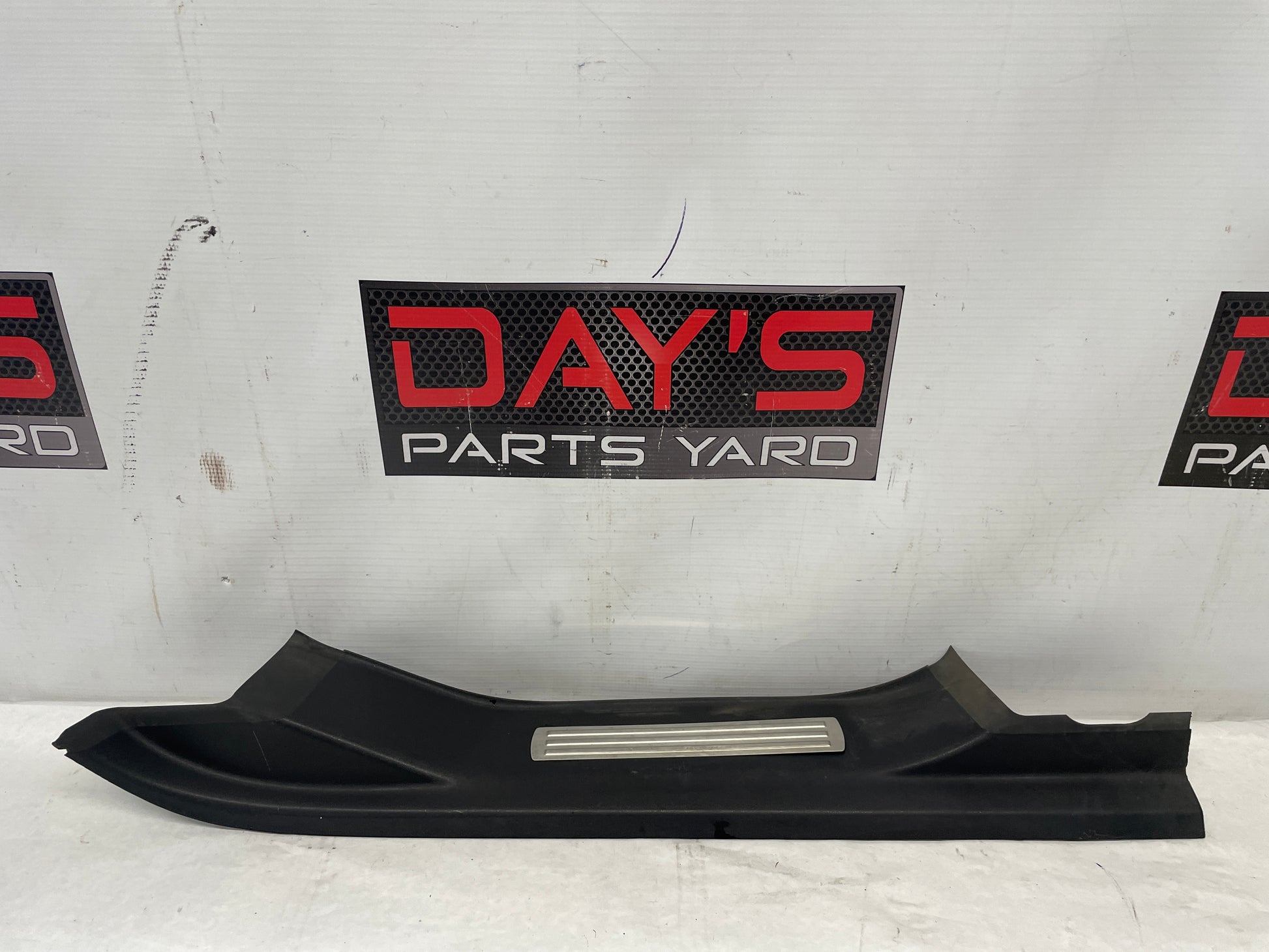 2009 Pontiac G8 Base RH Passenger Rear Door Trim Sill Scuff Kick Panel OEM - Day's Parts Yard