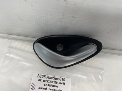2005 Pontiac GTO RH Passenger Interior Door Handle OEM - Day's Parts Yard