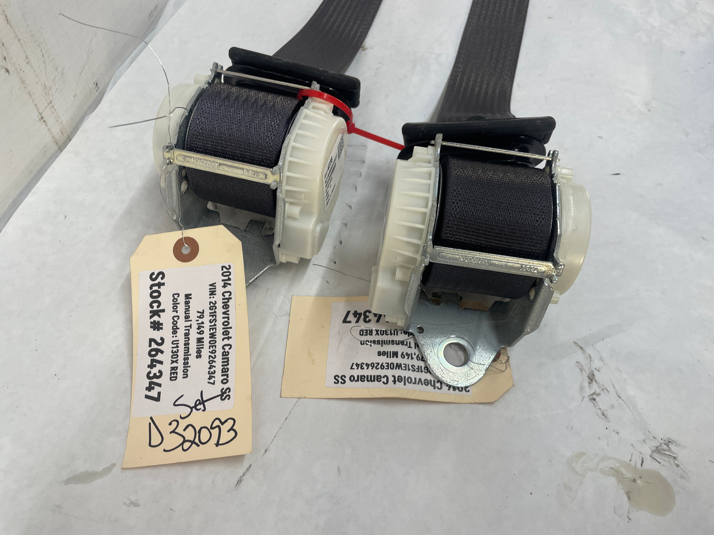 2014 Chevy Camaro SS RH & LH Rear Seat Belts Seatbelts Retractors OEM - Day's Parts Yard