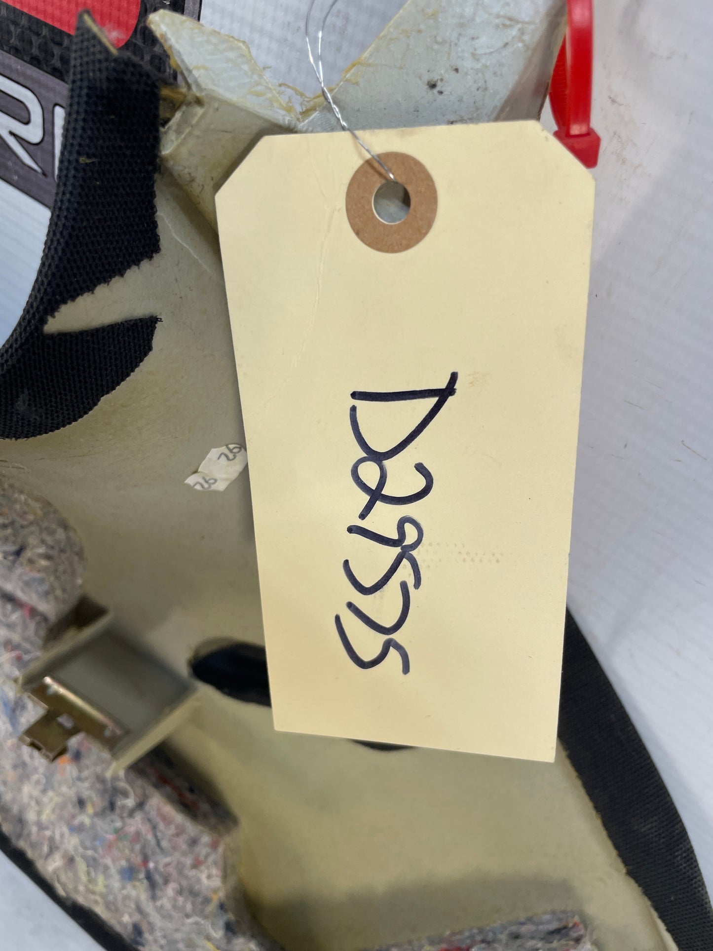 2005 Pontiac GTO RH Passenger Rear Interior Quarter C Pillar Seat Belt Cover Trim Panel OEM