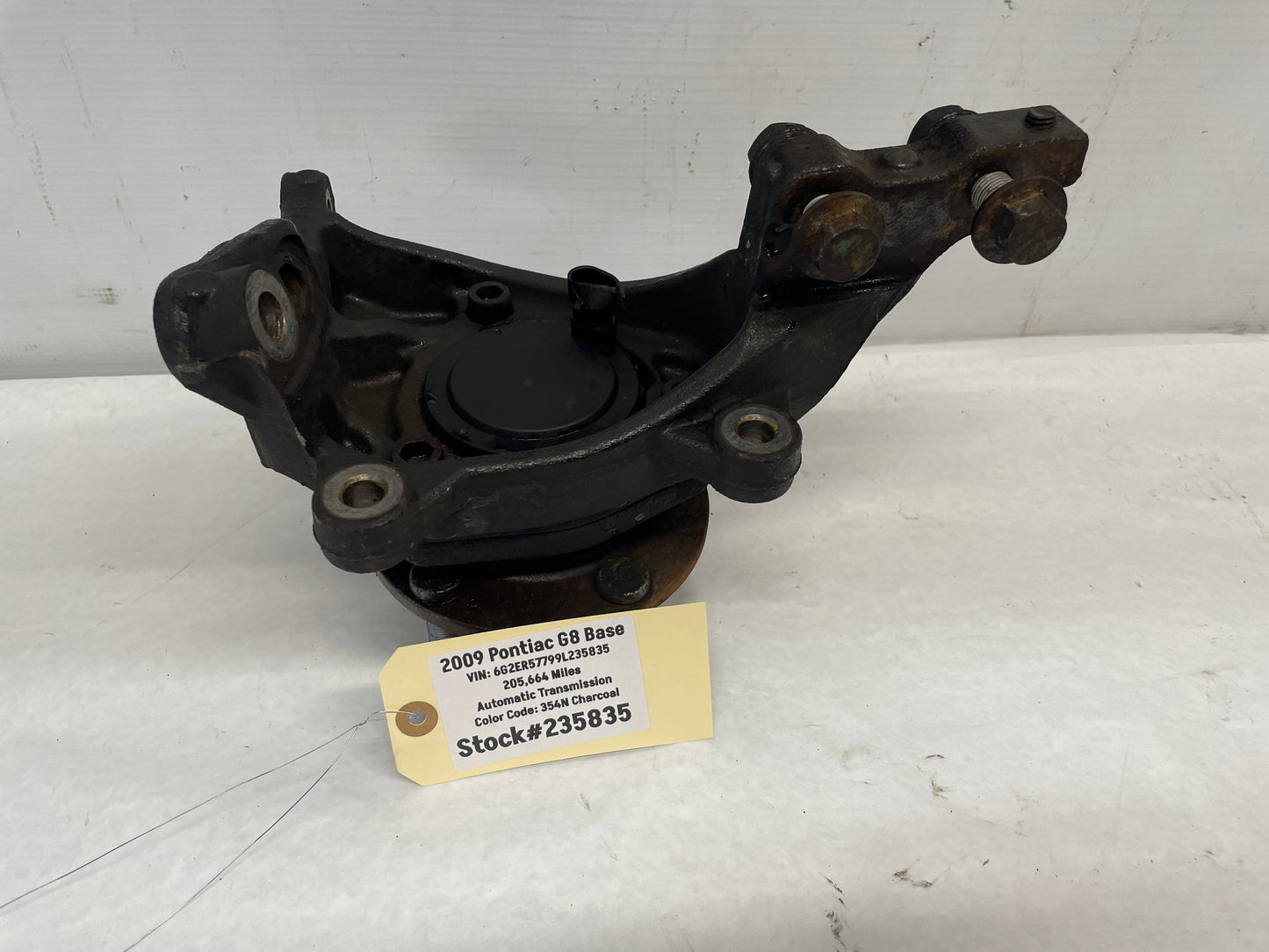 2009 Pontiac G8 Base RH Passenger Front Suspension Spindle Knuckle Hub Assembly OEM - Day's Parts Yard
