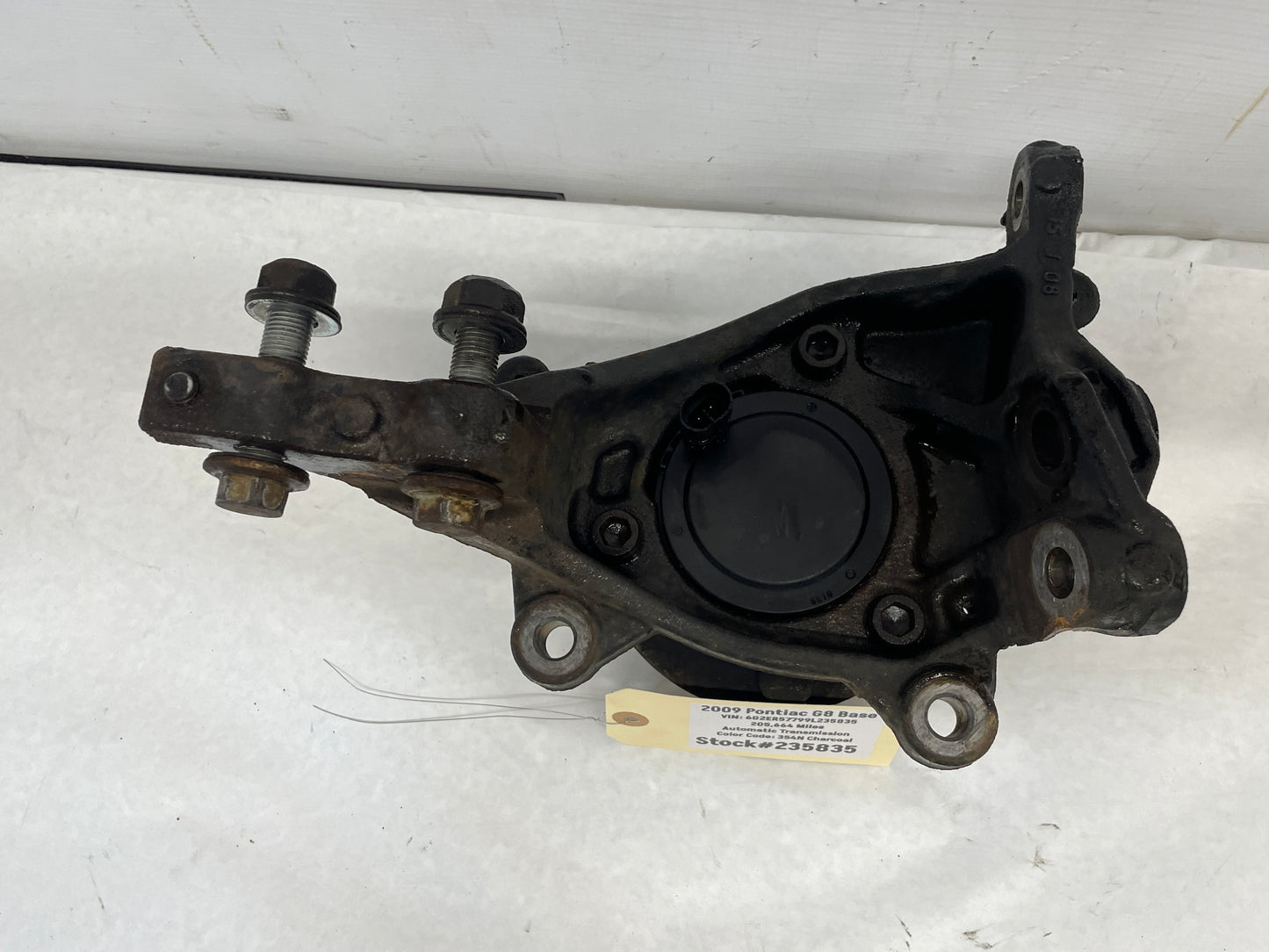 2009 Pontiac G8 Base LH Driver Front Suspension Spindle Knuckle Hub Assembly OEM - Day's Parts Yard