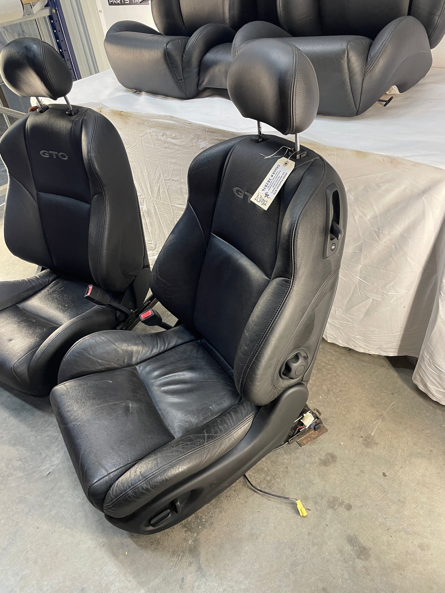 2005 Pontiac GTO Seats Front and Rears Black Leather OEM - Day's Parts Yard