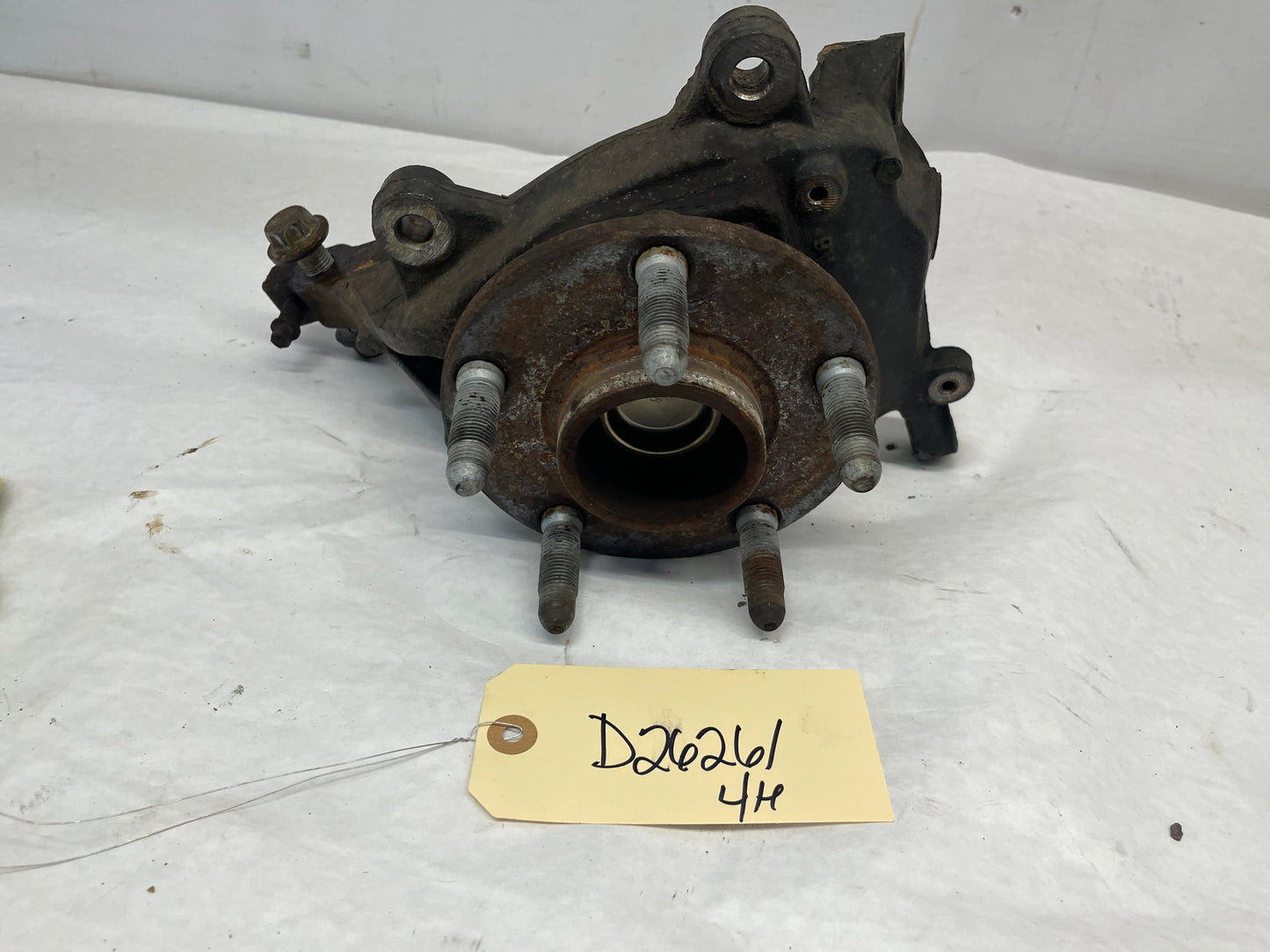 2009 Pontiac G8 Base LH Driver Front Suspension Spindle Knuckle Hub Assembly OEM - Day's Parts Yard
