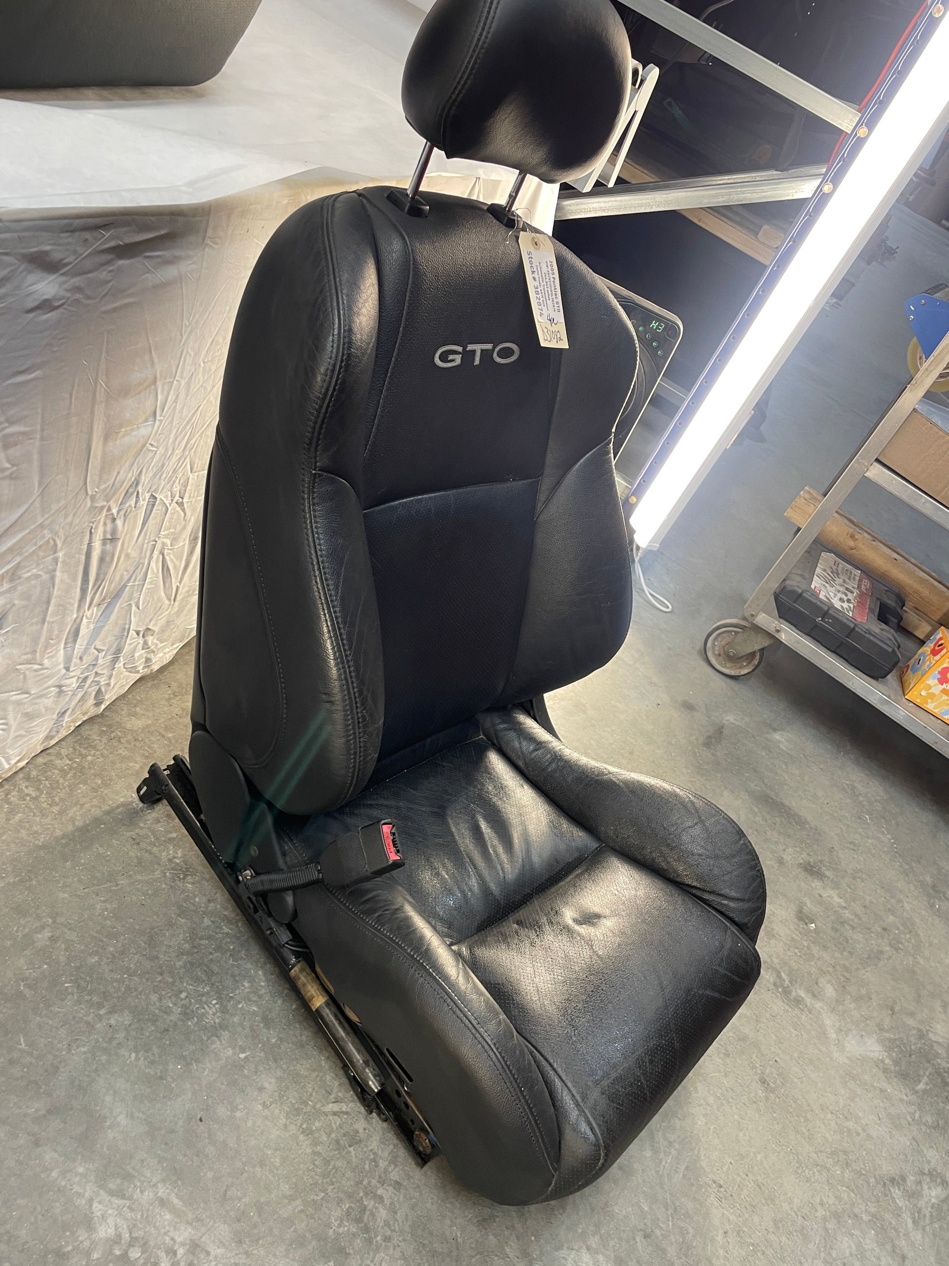 2005 Pontiac GTO Seats Front and Rears Black Leather OEM - Day's Parts Yard