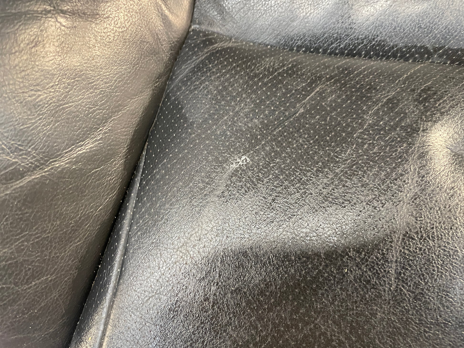 2005 Pontiac GTO Seats Front and Rears Black Leather OEM - Day's Parts Yard