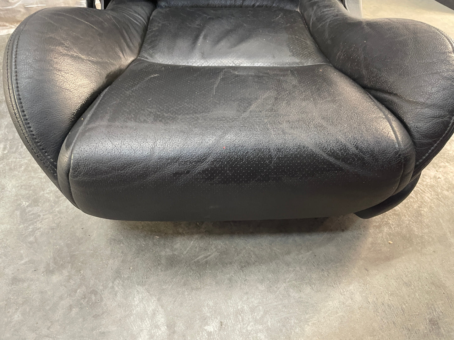 2005 Pontiac GTO Seats Front and Rears Black Leather OEM - Day's Parts Yard