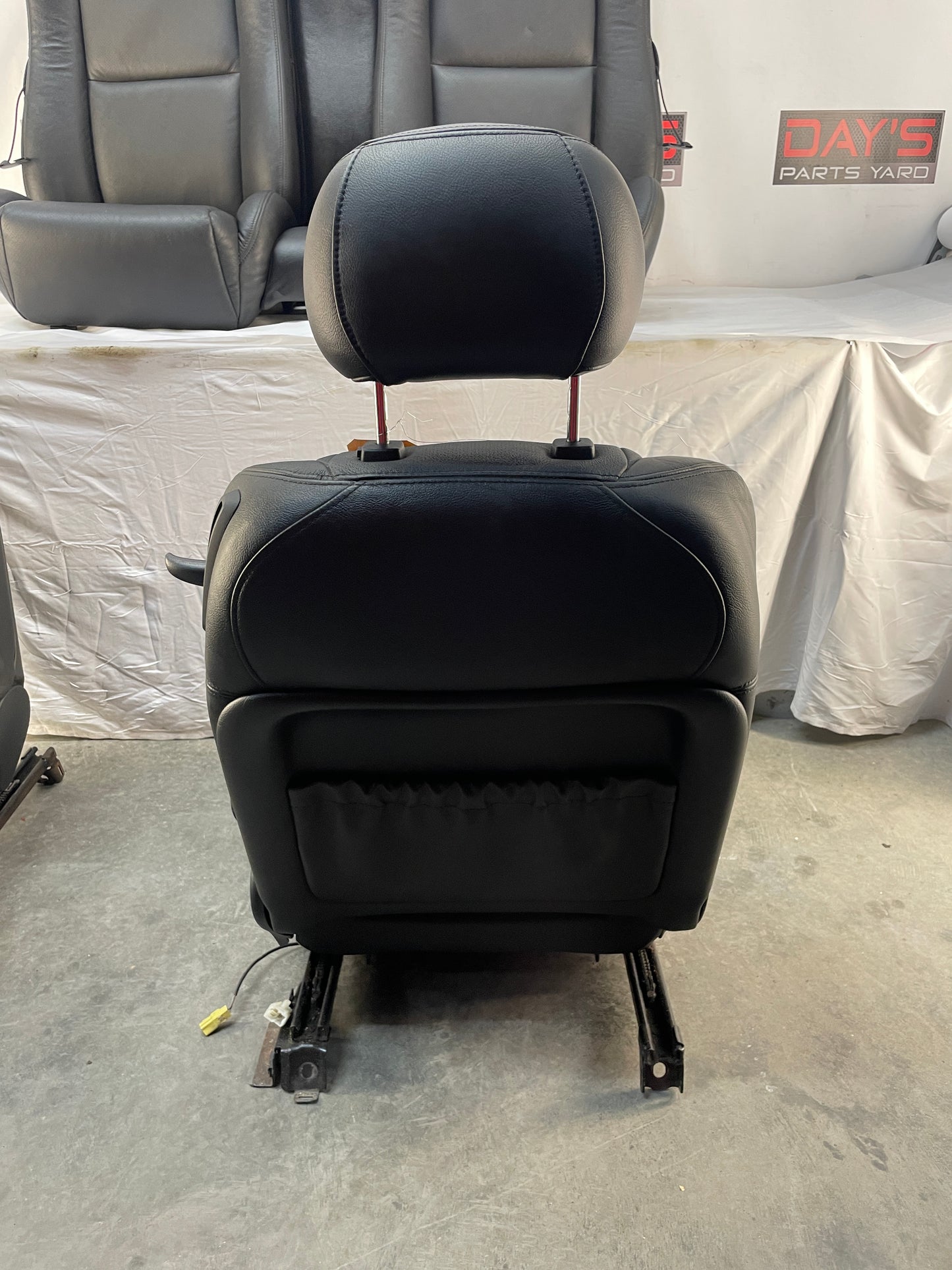 2005 Pontiac GTO Seats Front and Rears Black Leather OEM - Day's Parts Yard