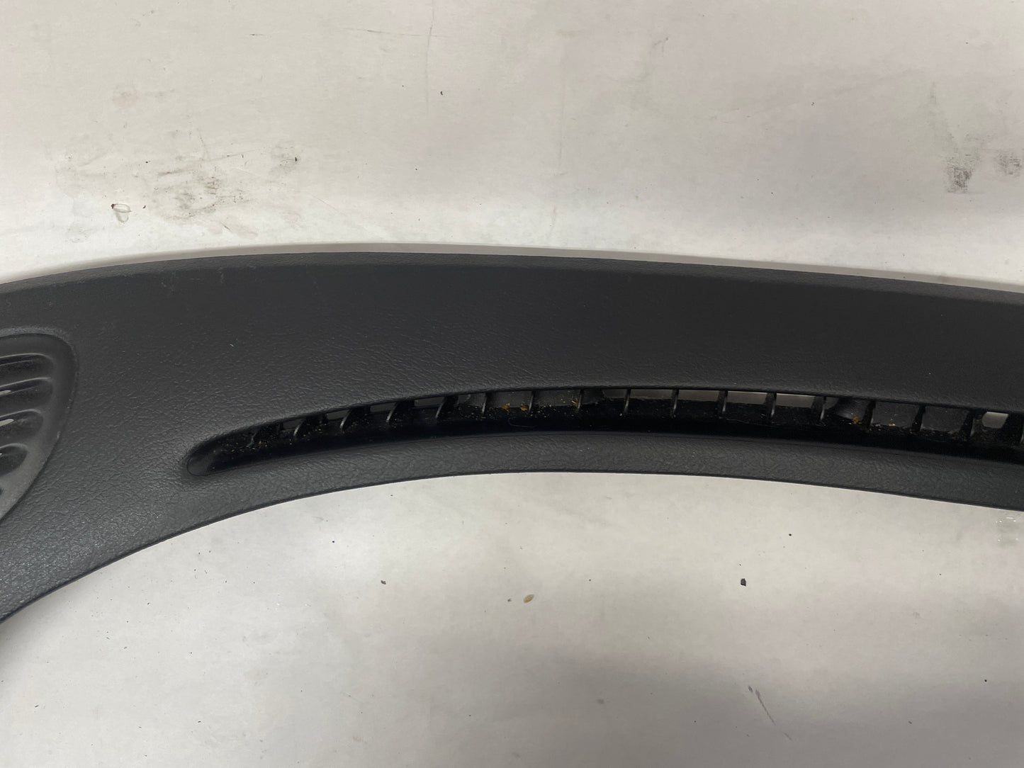 2005 Pontiac GTO Windshield Dash Cowl Defrost Vent Trim Panels Pair OEM