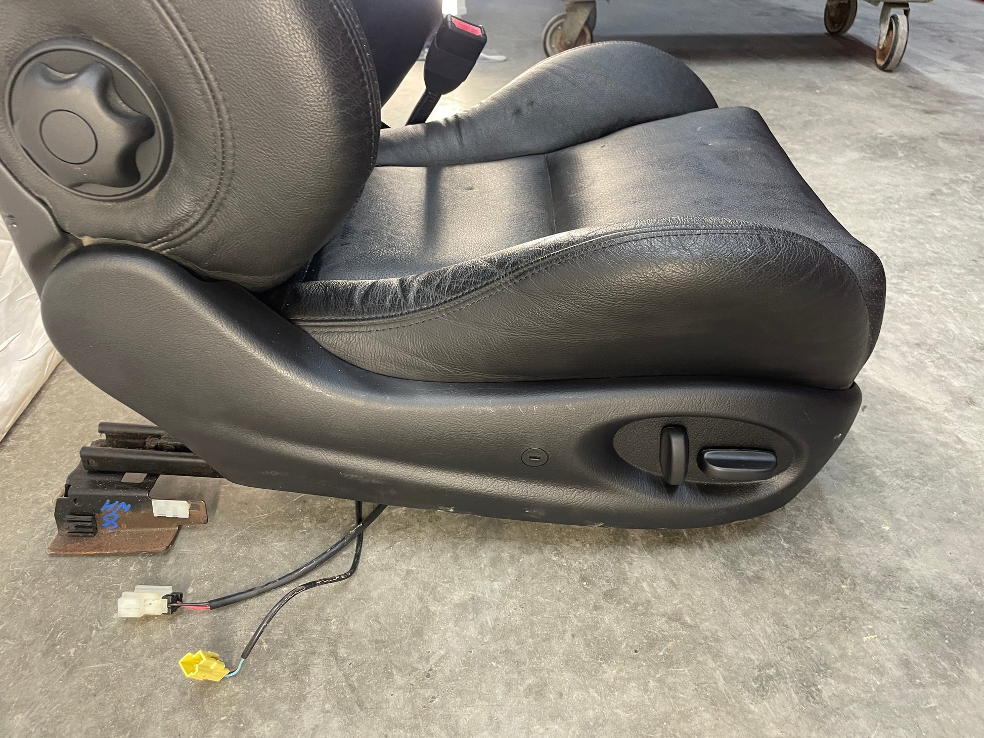 2005 Pontiac GTO Seats Front and Rears Black Leather OEM - Day's Parts Yard