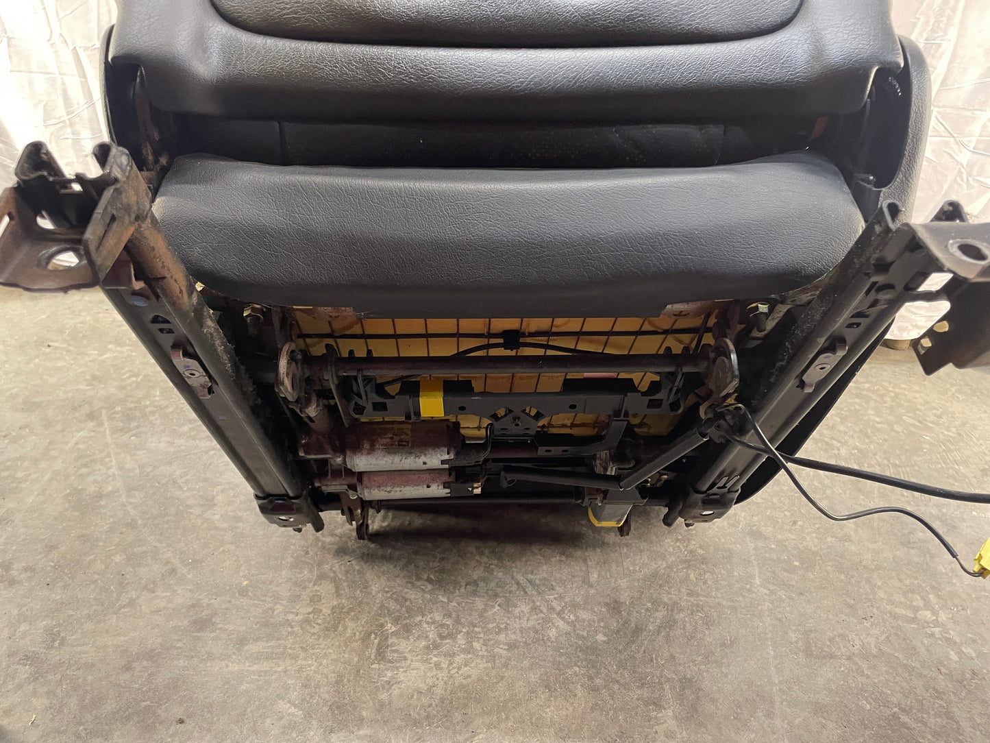 2005 Pontiac GTO Seats Front and Rears Black Leather OEM - Day's Parts Yard