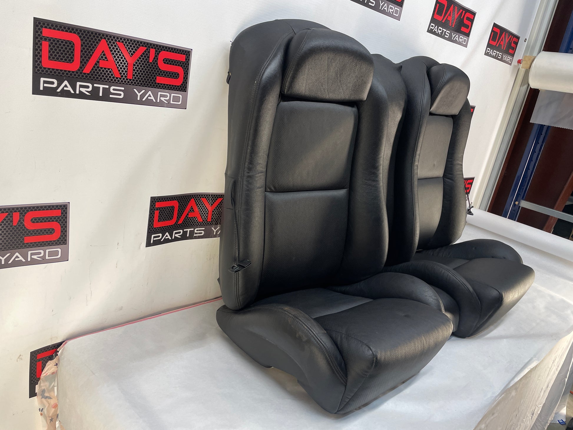 2005 Pontiac GTO Seats Front and Rears Black Leather OEM - Day's Parts Yard