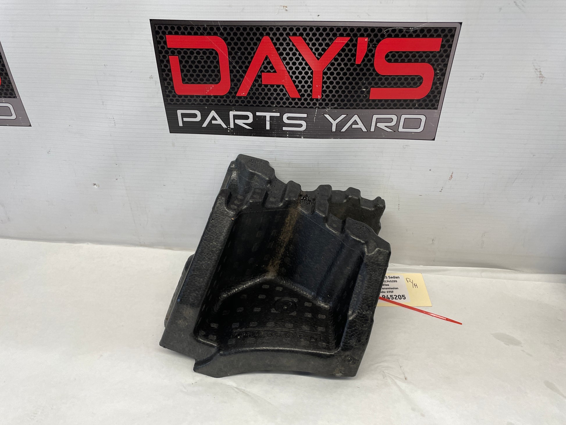 2014 Chevy SS Sedan LH Driver Foam Fender Filler OEM - Day's Parts Yard