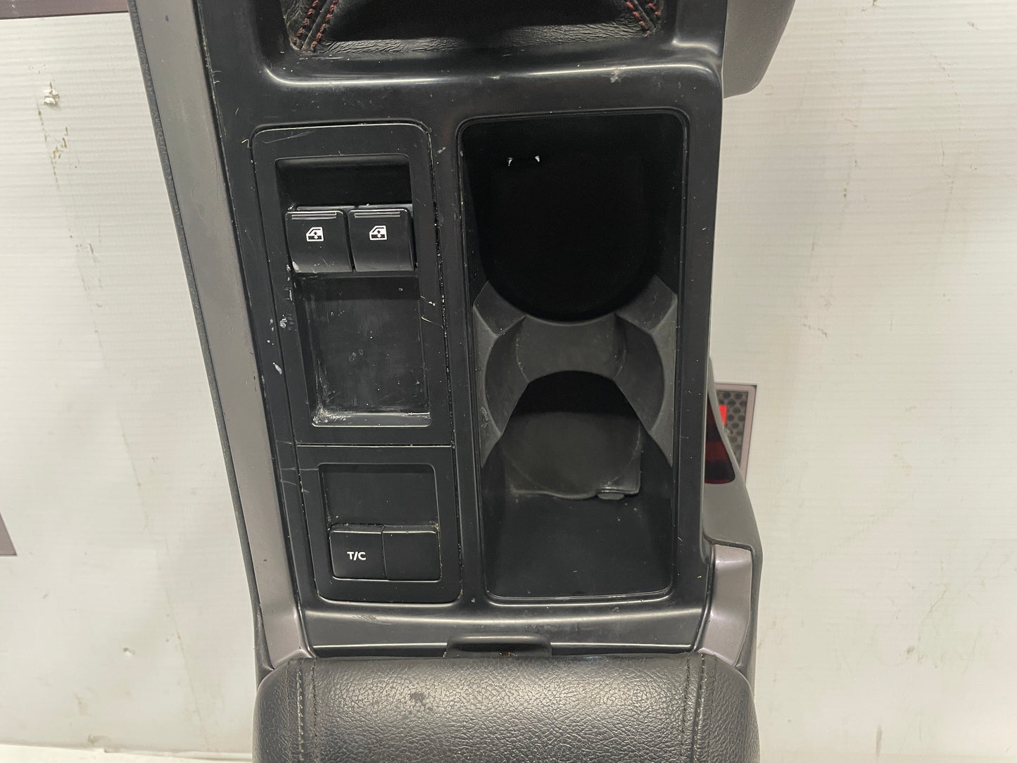 2005 Pontiac GTO Center Console Arm Rest Assembly OEM