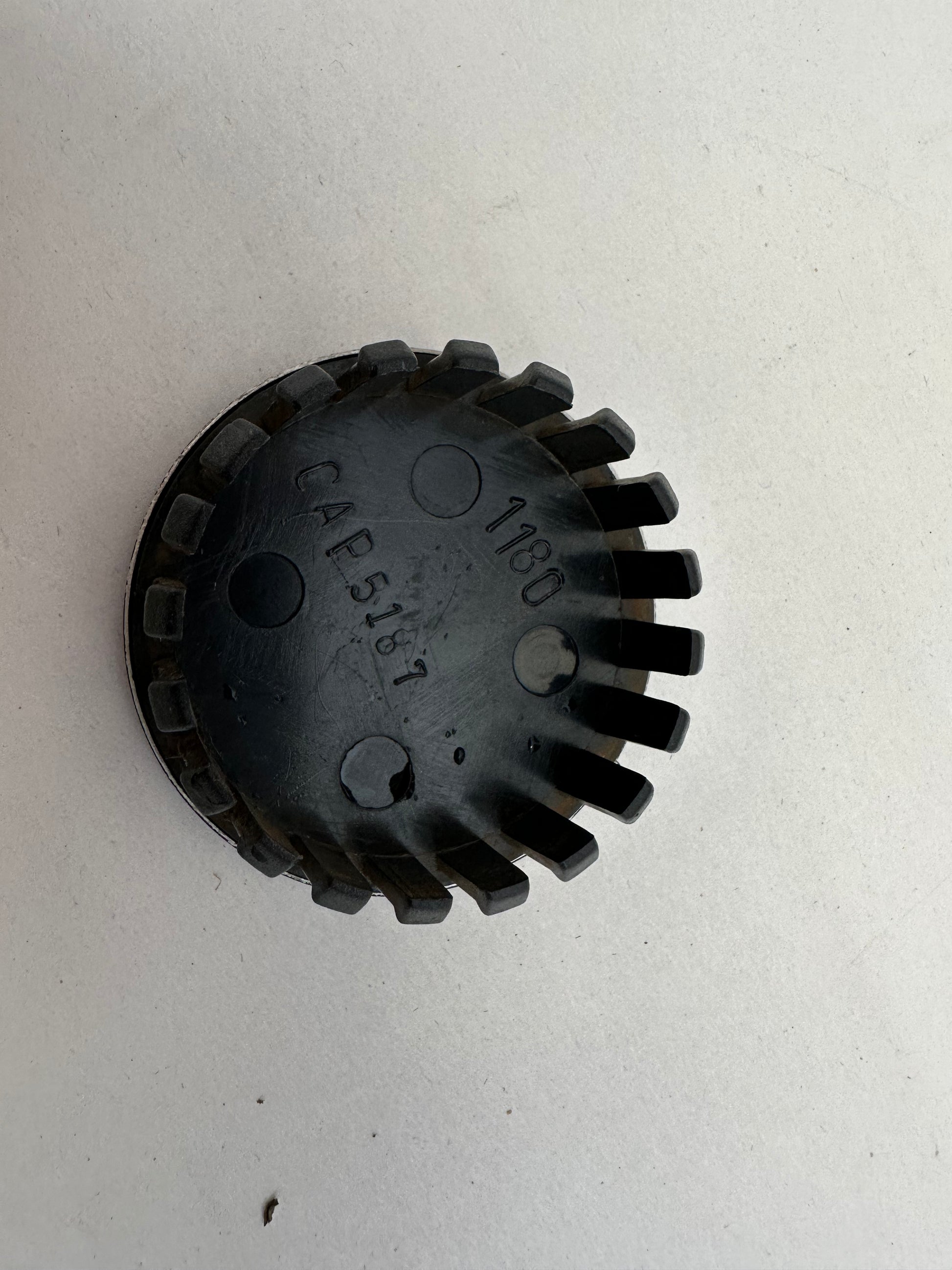 2010 Chevy Camaro SS Wheel Center Cap OEM - Day's Parts Yard
