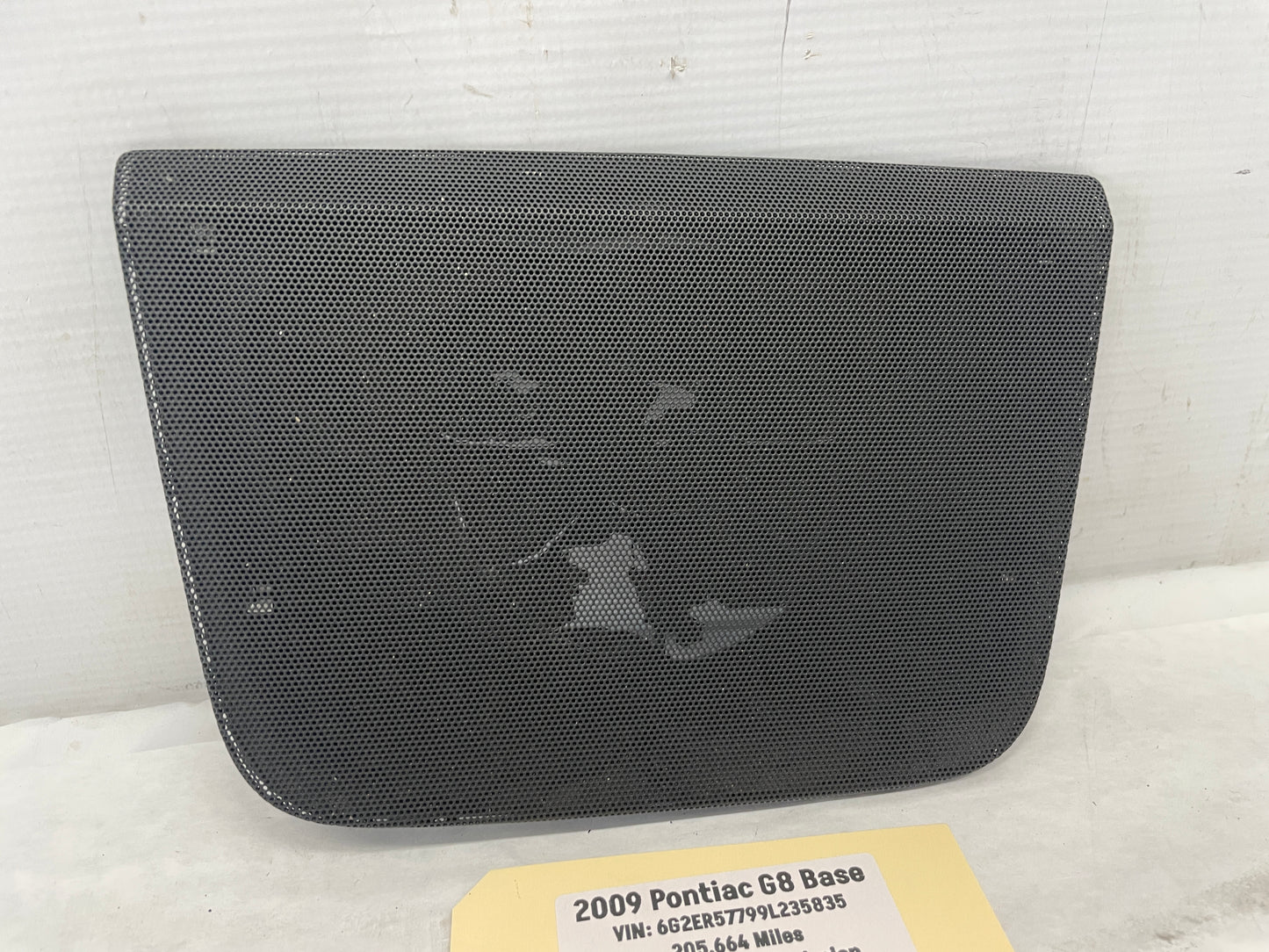 2009 Pontiac G8 Base Center Dash Radio Bezel Speaker Cover Grille OEM - Day's Parts Yard