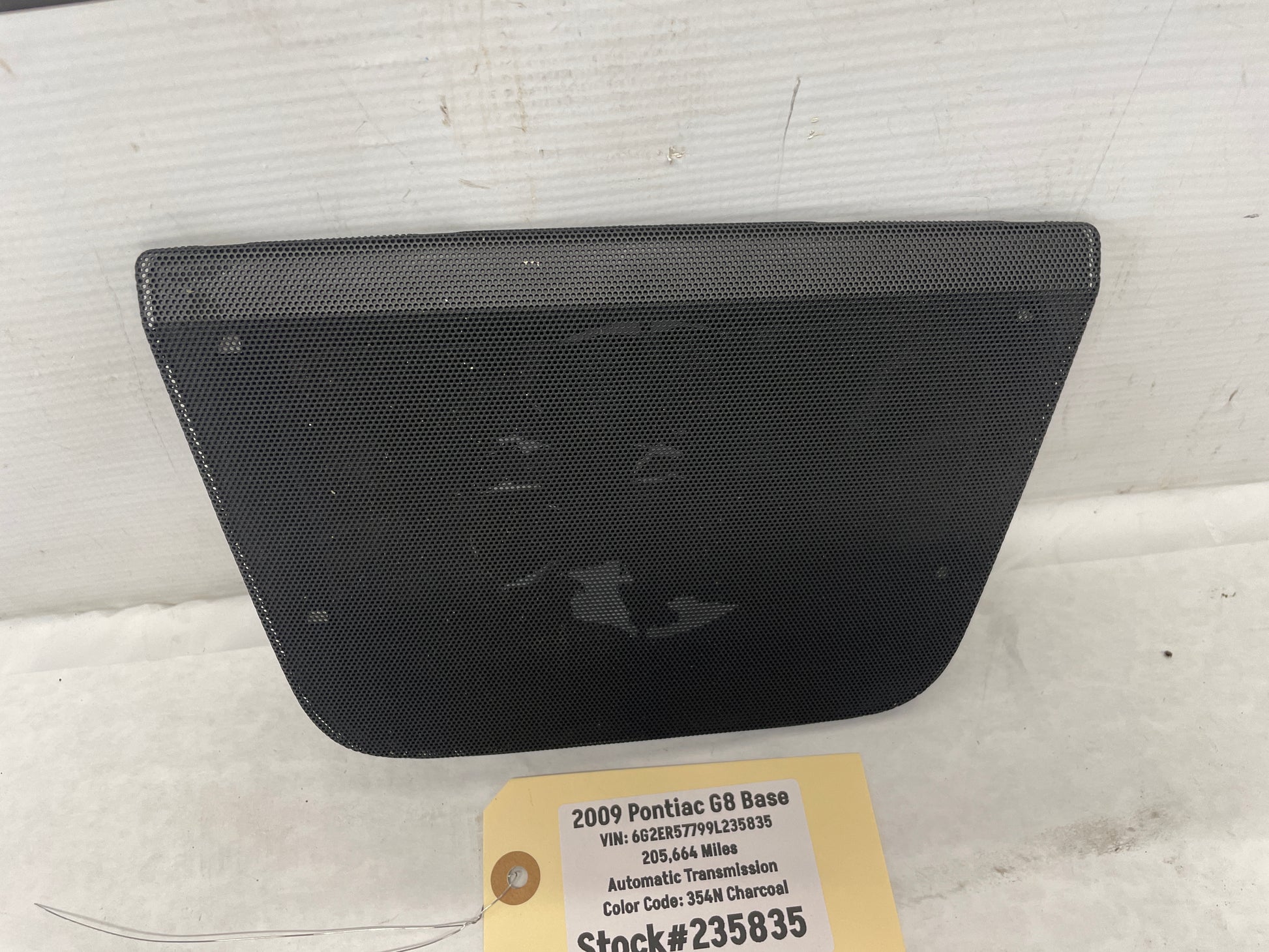 2009 Pontiac G8 Base Center Dash Radio Bezel Speaker Cover Grille OEM - Day's Parts Yard