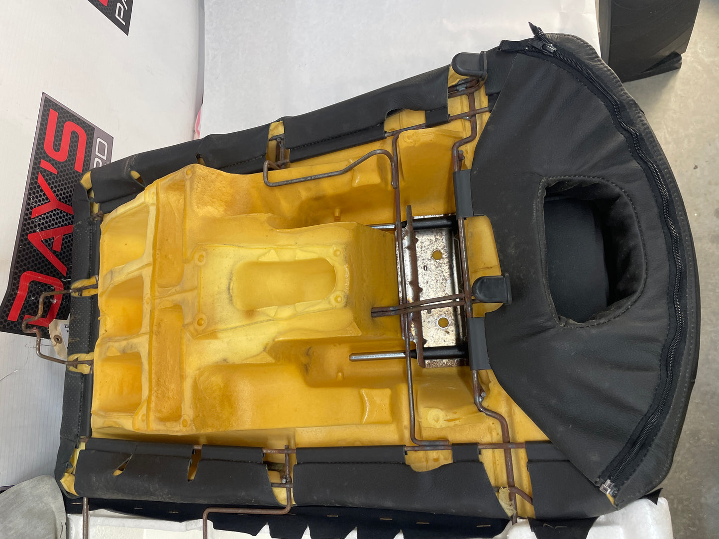 2005 Pontiac GTO Seats Front and Rears Black Leather OEM - Day's Parts Yard