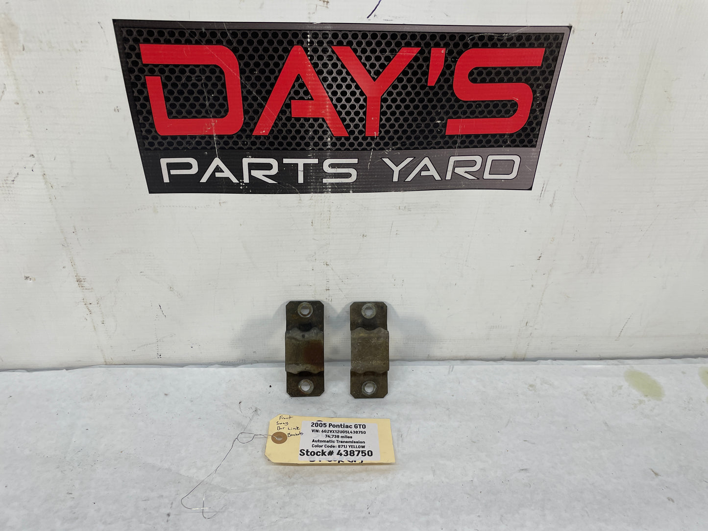 2005 Pontiac GTO Front Suspension Stabilizer Sway Bar Brackets Clamps OEM