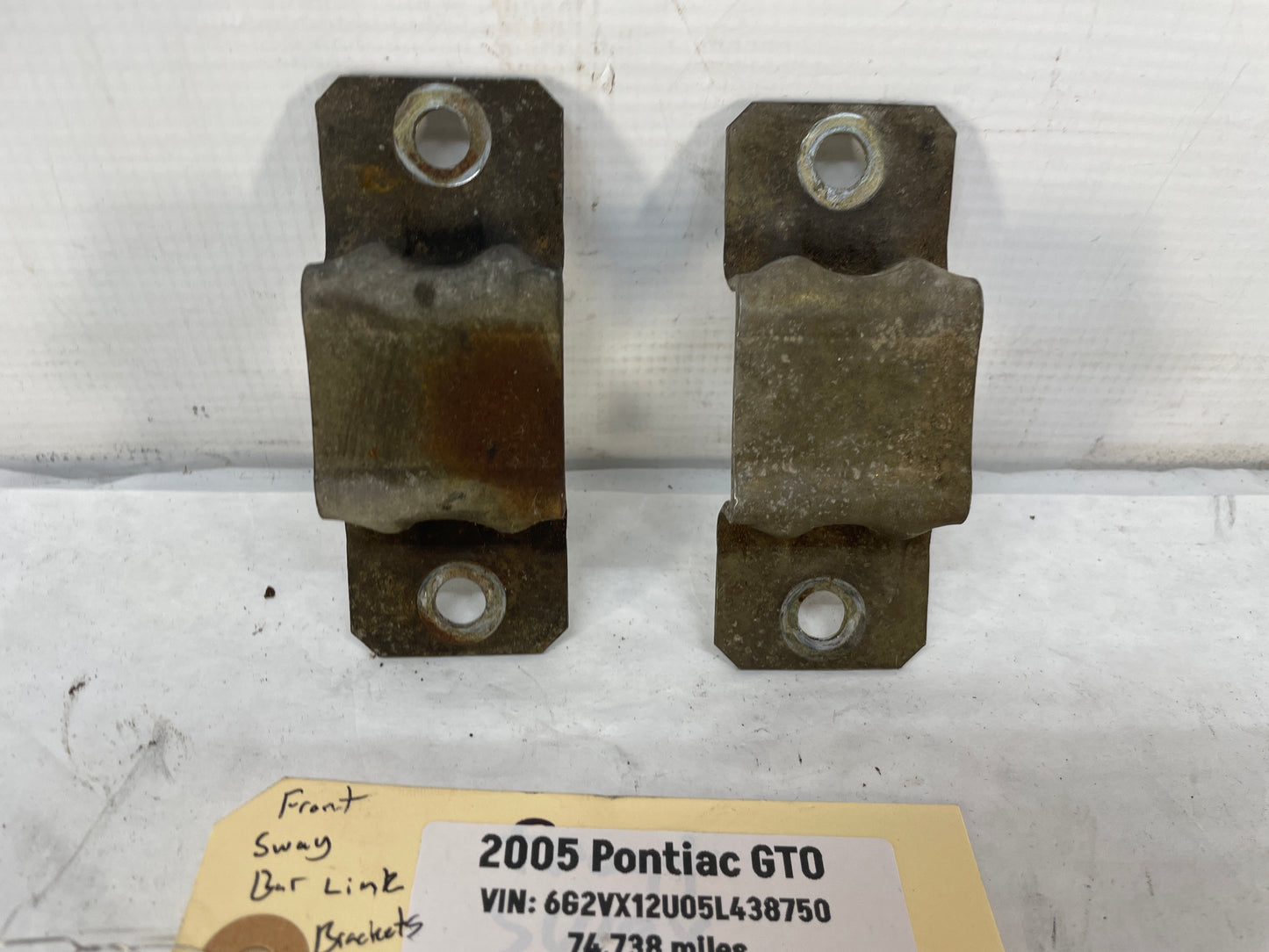 2005 Pontiac GTO Front Suspension Stabilizer Sway Bar Brackets Clamps OEM