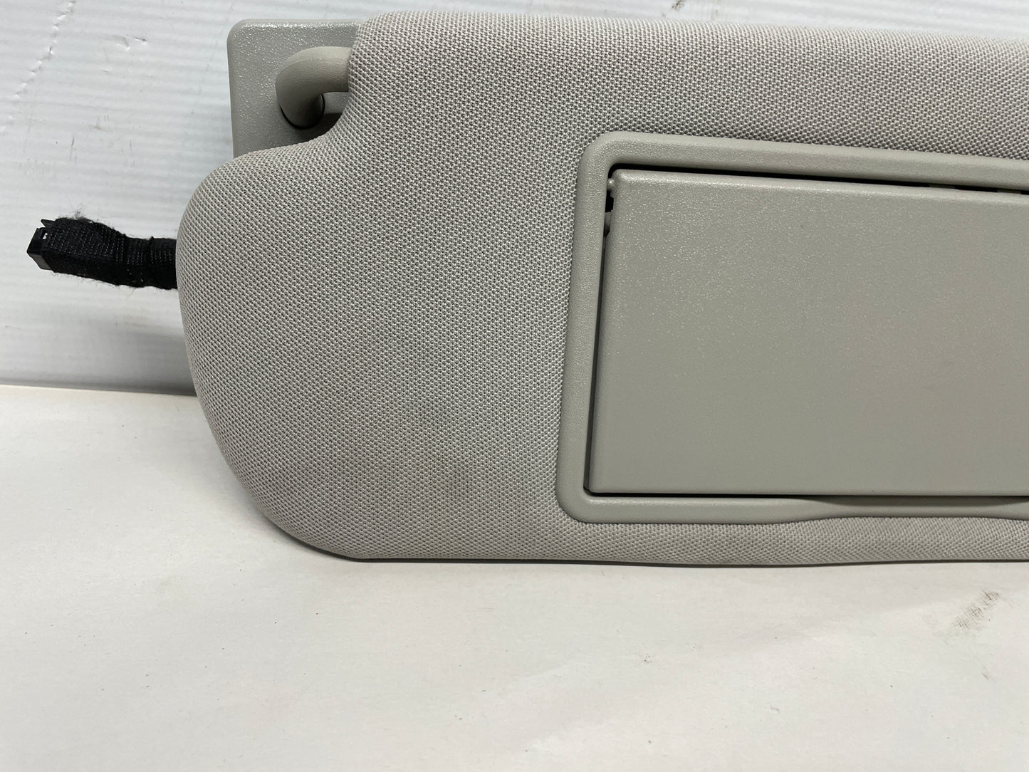 2015 Chevy SS Sedan RH & LH Sun Visor Sunvisor w/Clips OEM - Day's Parts Yard