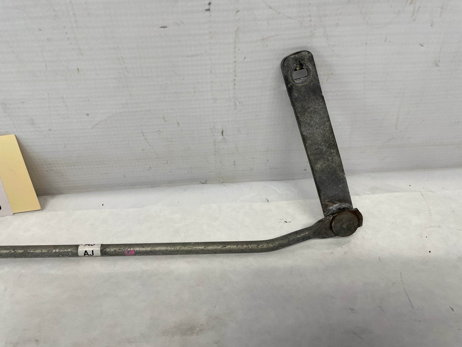 2009 Pontiac G8 Base Automatic Shifter Linkage Rod OEM - Day's Parts Yard