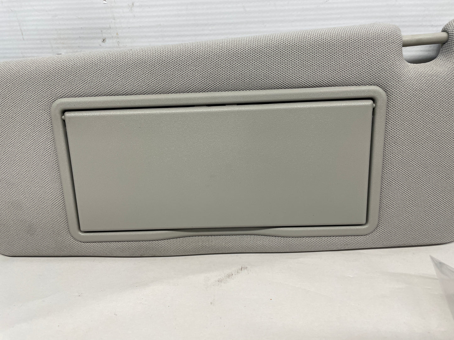 2015 Chevy SS Sedan RH & LH Sun Visor Sunvisor w/Clips OEM - Day's Parts Yard