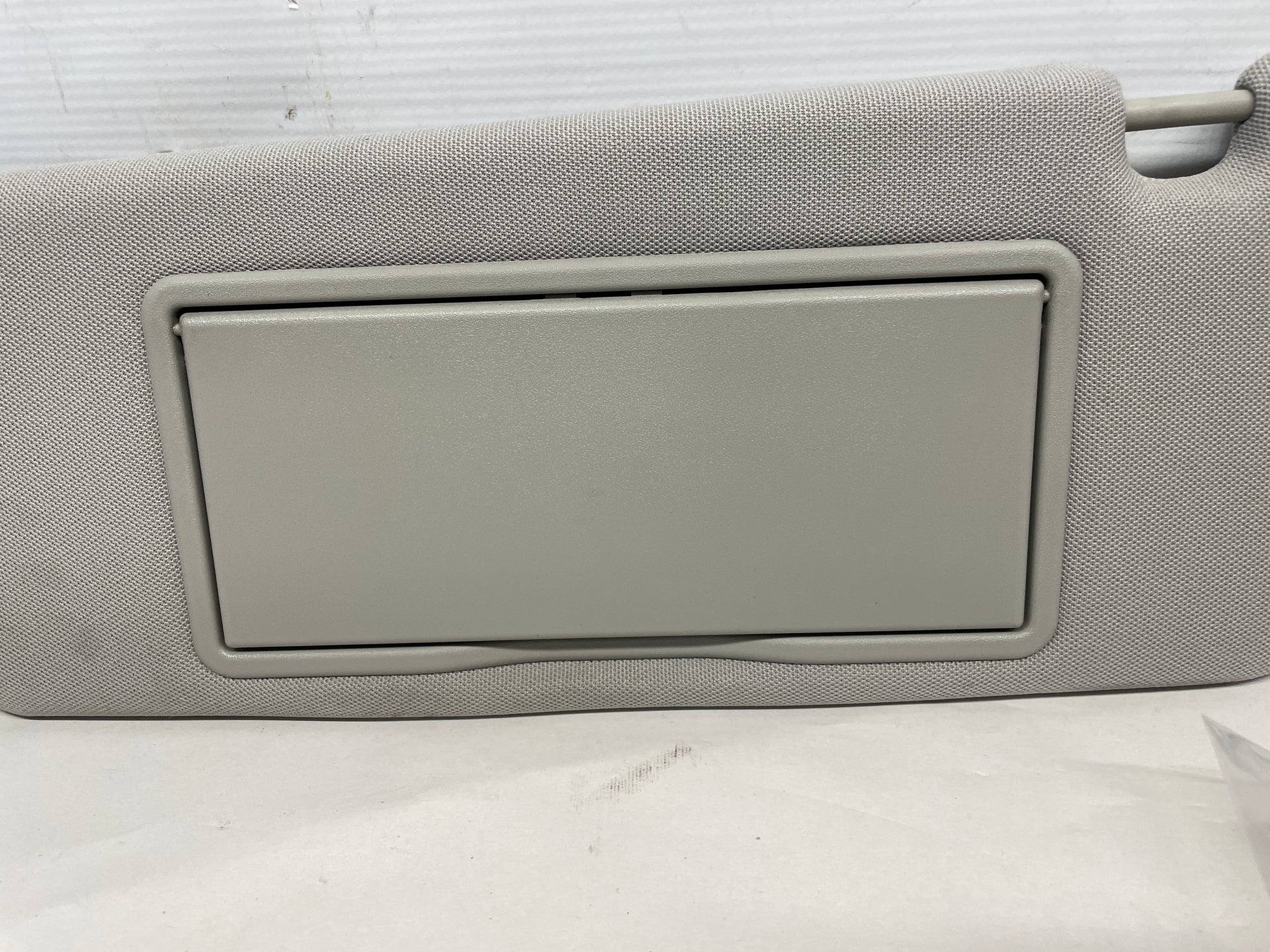 2015 Chevy SS Sedan RH & LH Sun Visor Sunvisor w/Clips OEM - Day's Parts Yard