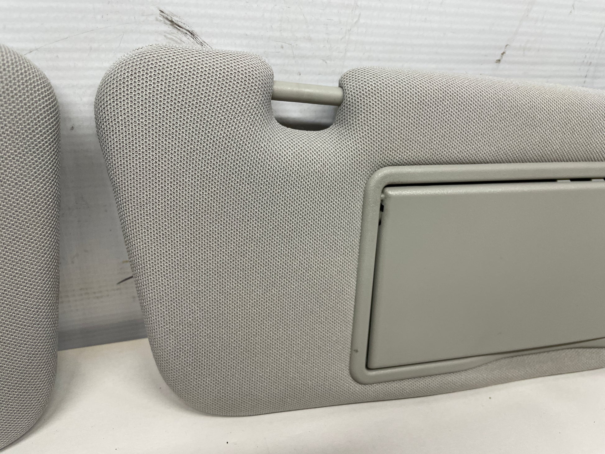 2015 Chevy SS Sedan RH & LH Sun Visor Sunvisor w/Clips OEM - Day's Parts Yard