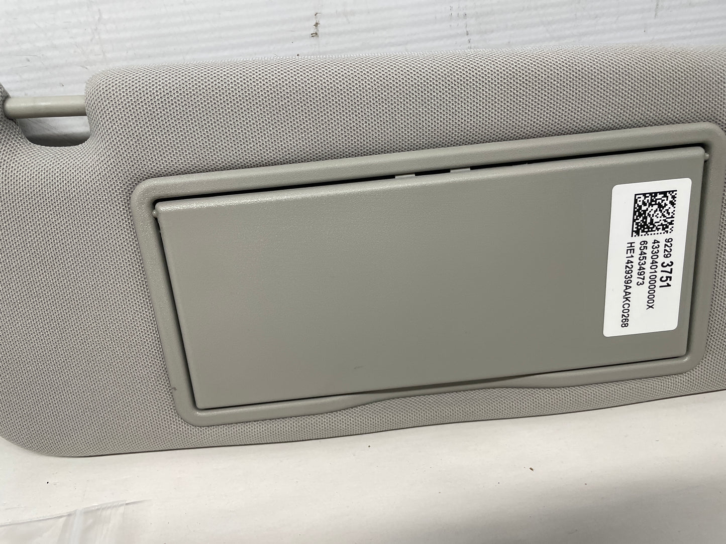 2015 Chevy SS Sedan RH & LH Sun Visor Sunvisor w/Clips OEM - Day's Parts Yard