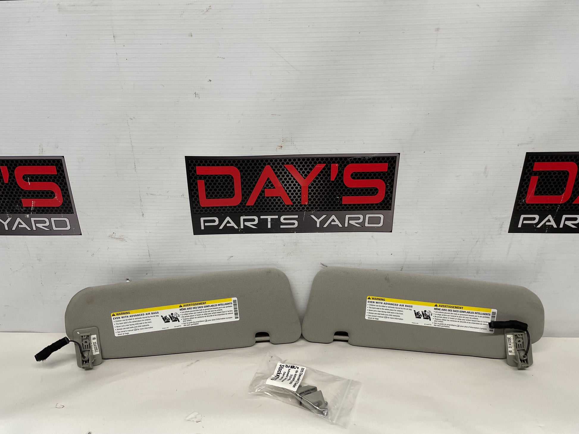 2015 Chevy SS Sedan RH & LH Sun Visor Sunvisor w/Clips OEM - Day's Parts Yard