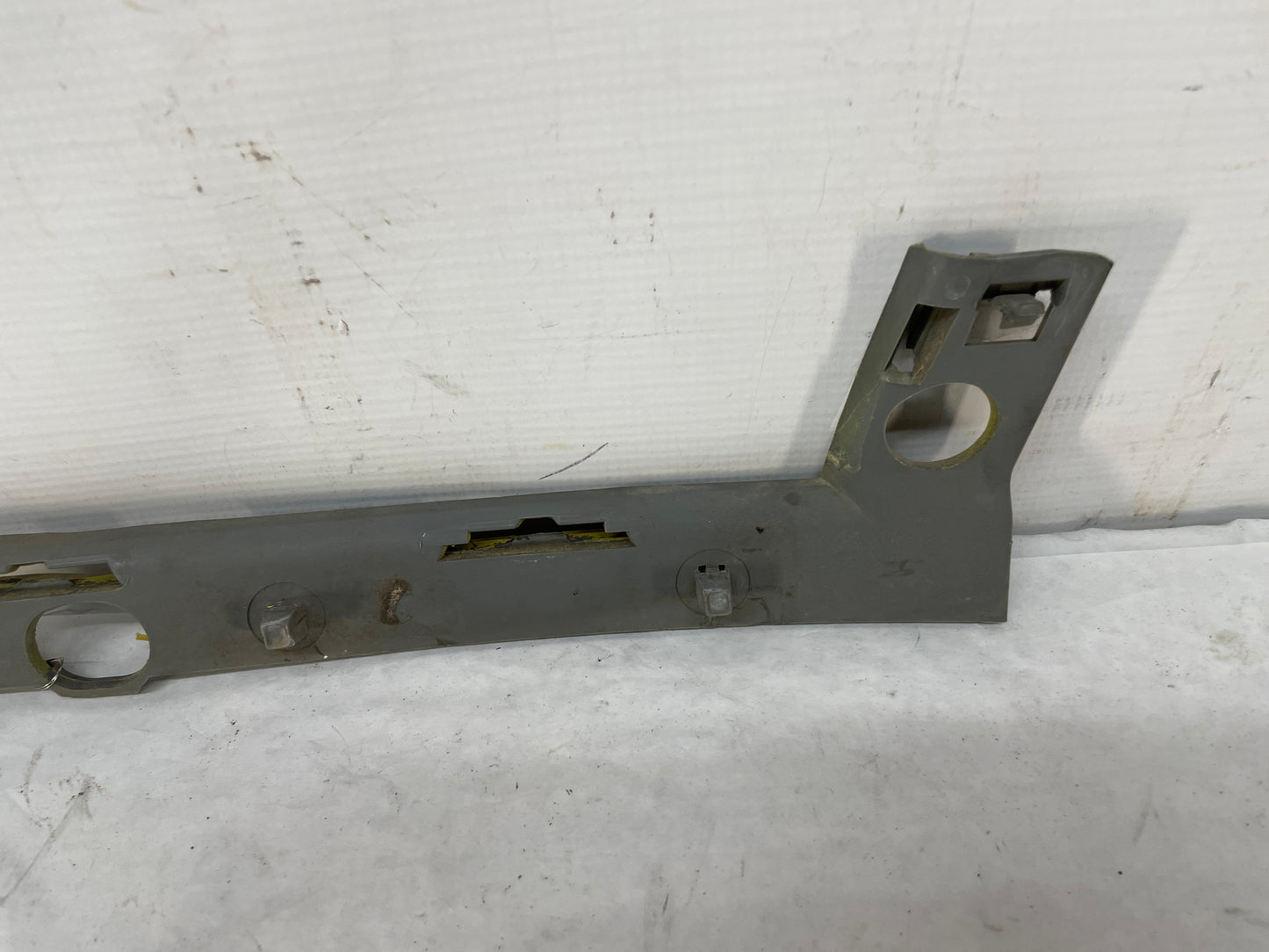 2005 Pontiac GTO LH Driver Front Bumper Fender Brackets Guide OEM