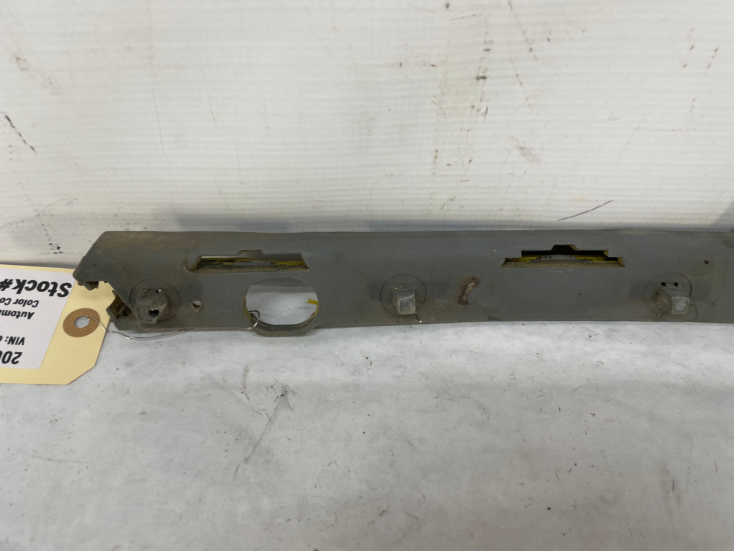 2005 Pontiac GTO LH Driver Front Bumper Fender Brackets Guide OEM